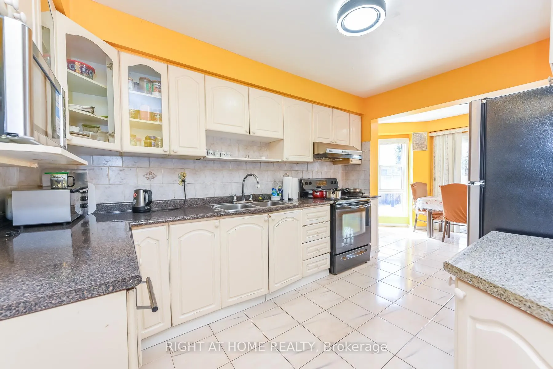 Photo 18 of 379 Wallenberg Crescent, Mississauga, Creditview — HOMEH