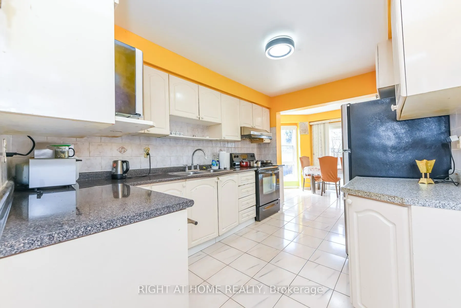 Photo 19 of 379 Wallenberg Crescent, Mississauga, Creditview — HOMEH