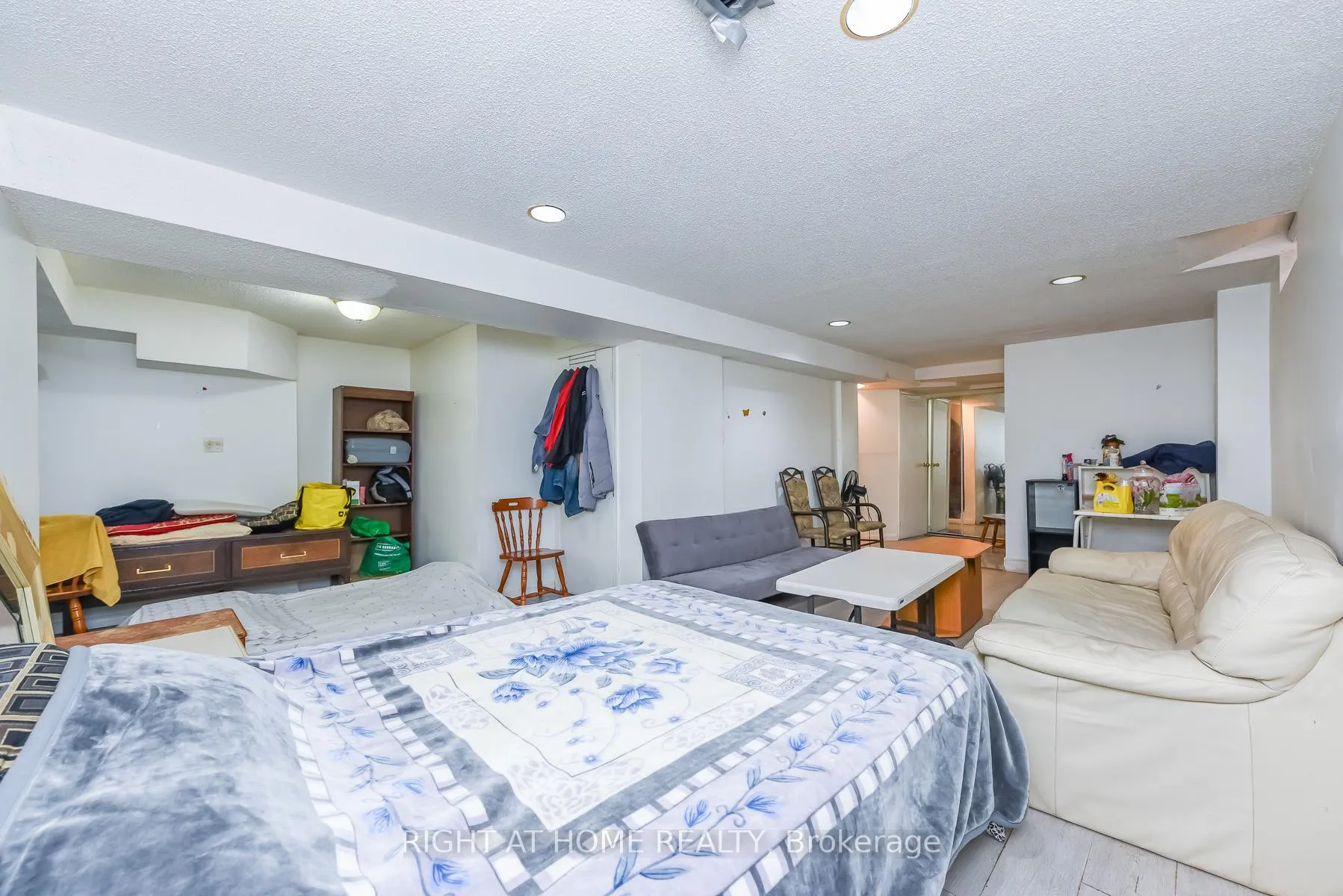 Photo 35 of 379 Wallenberg Crescent, Mississauga, Creditview — HOMEH