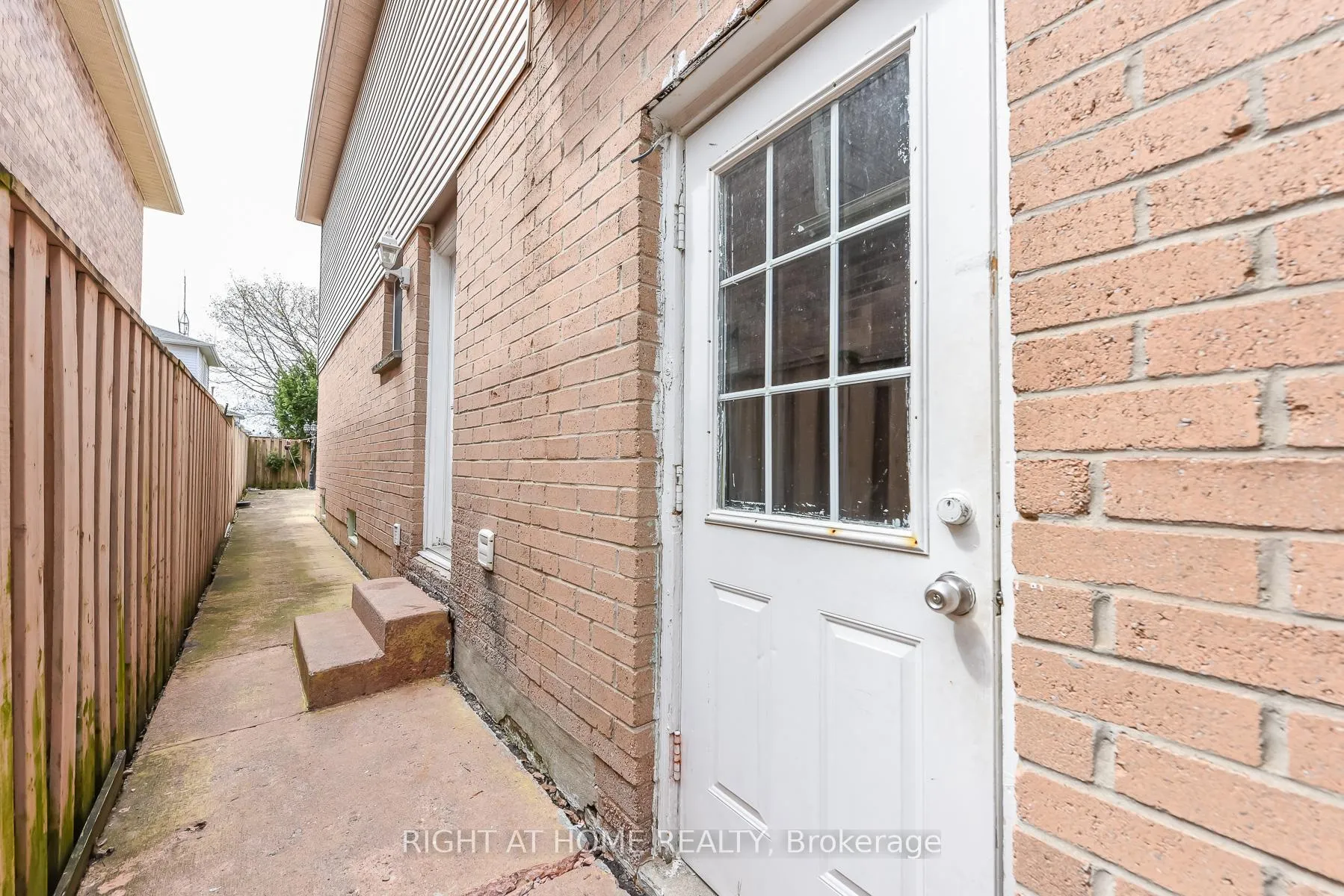 Photo 39 of 379 Wallenberg Crescent, Mississauga, Creditview — HOMEH