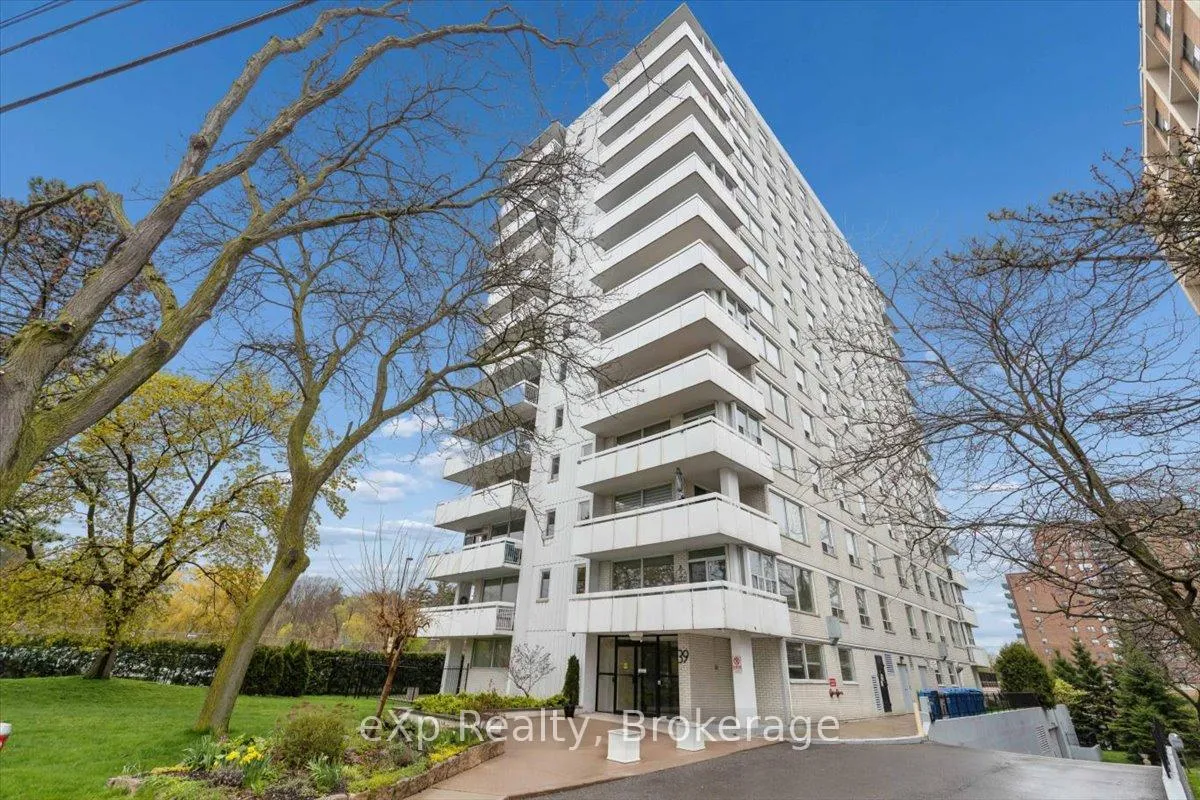 Front of Unit 403, 39 Stavebank Road N