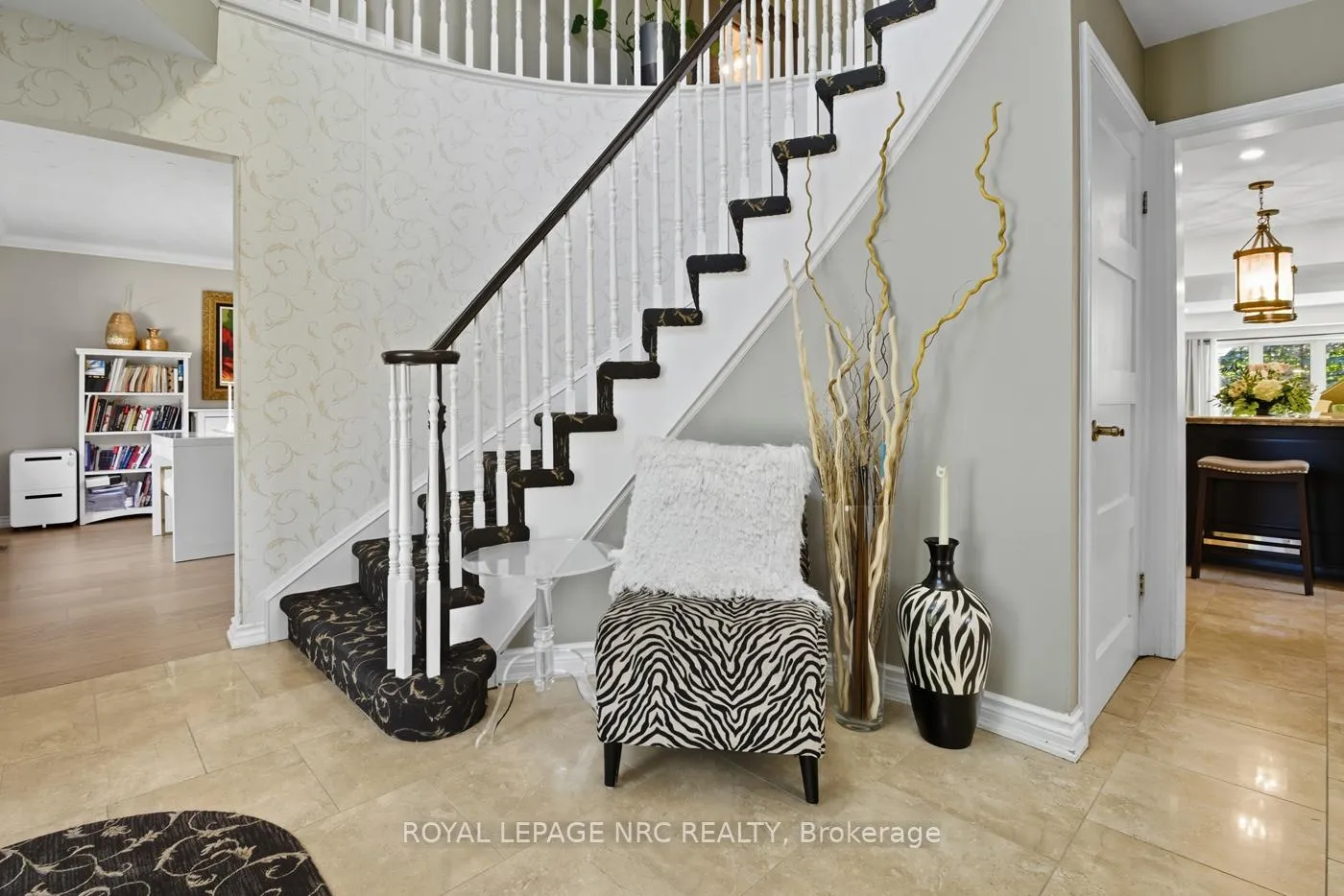 Photo 3 of 1629 Pelham Street N, Pelham, Fonthill — HOMEH