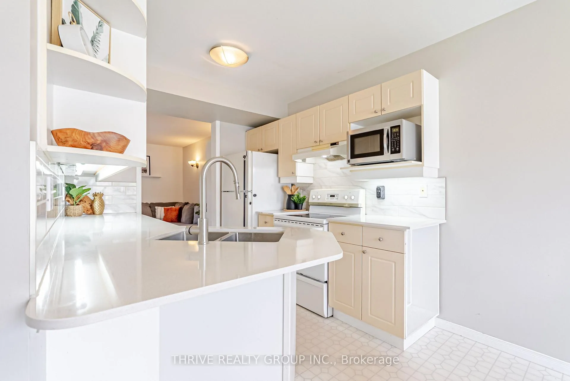 Photo 7 of 178 Vaubois Place, London, East I — HOMEH
