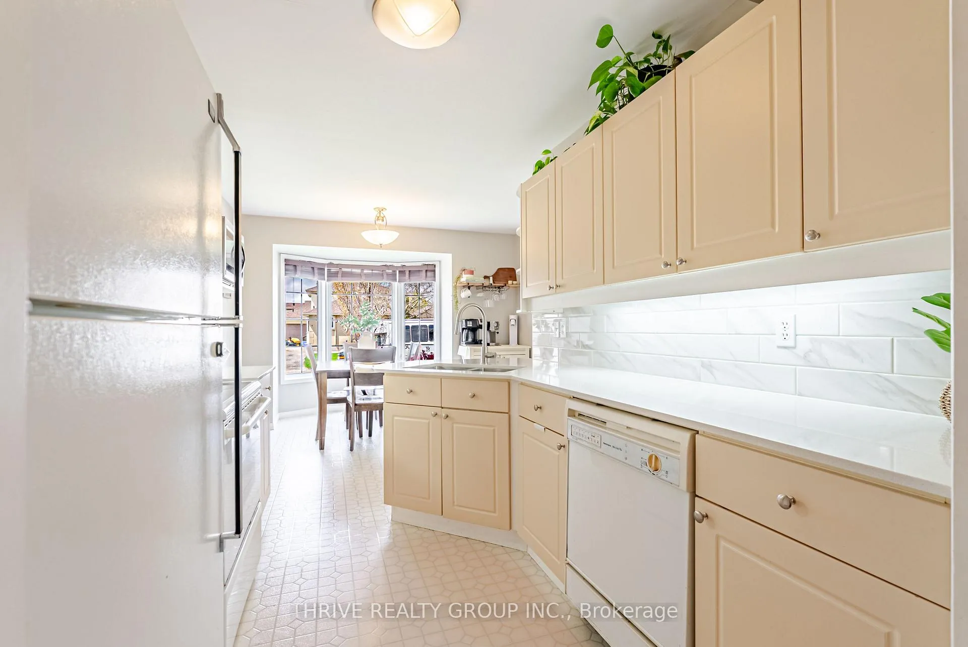 Photo 8 of 178 Vaubois Place, London, East I — HOMEH