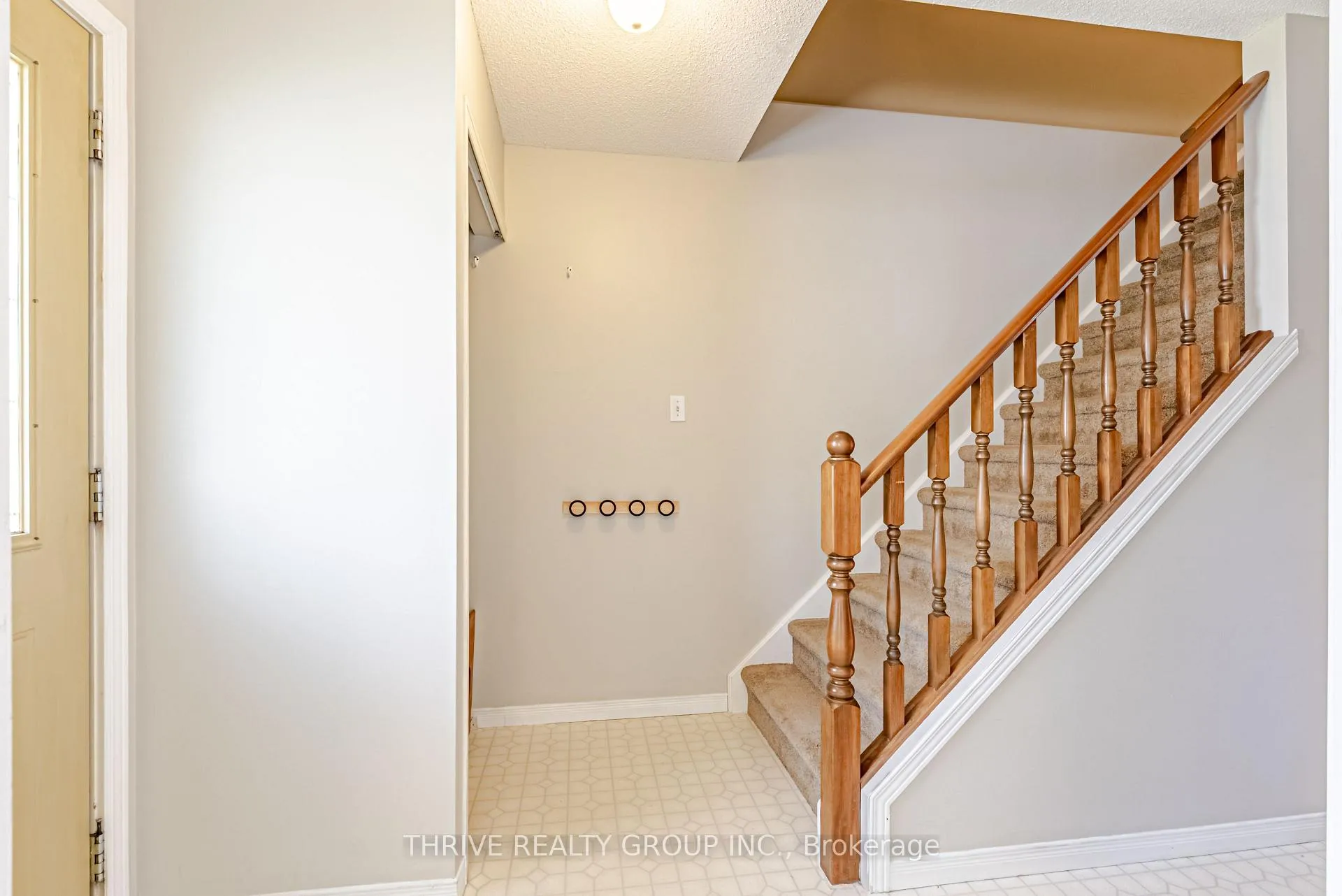 Photo 14 of 178 Vaubois Place, London, East I — HOMEH