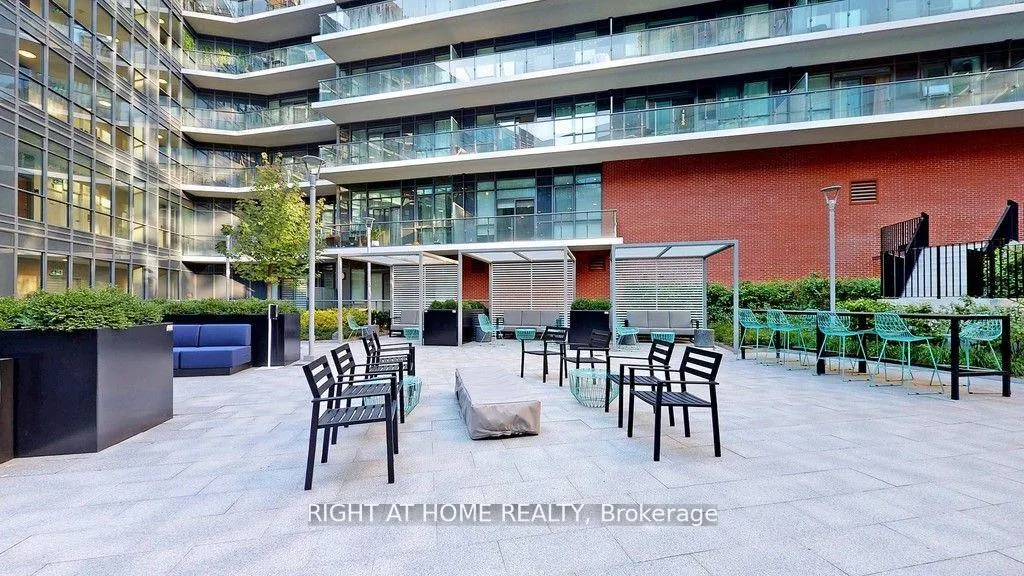 Front of Unit 207, 38 Iannuzzi Street S