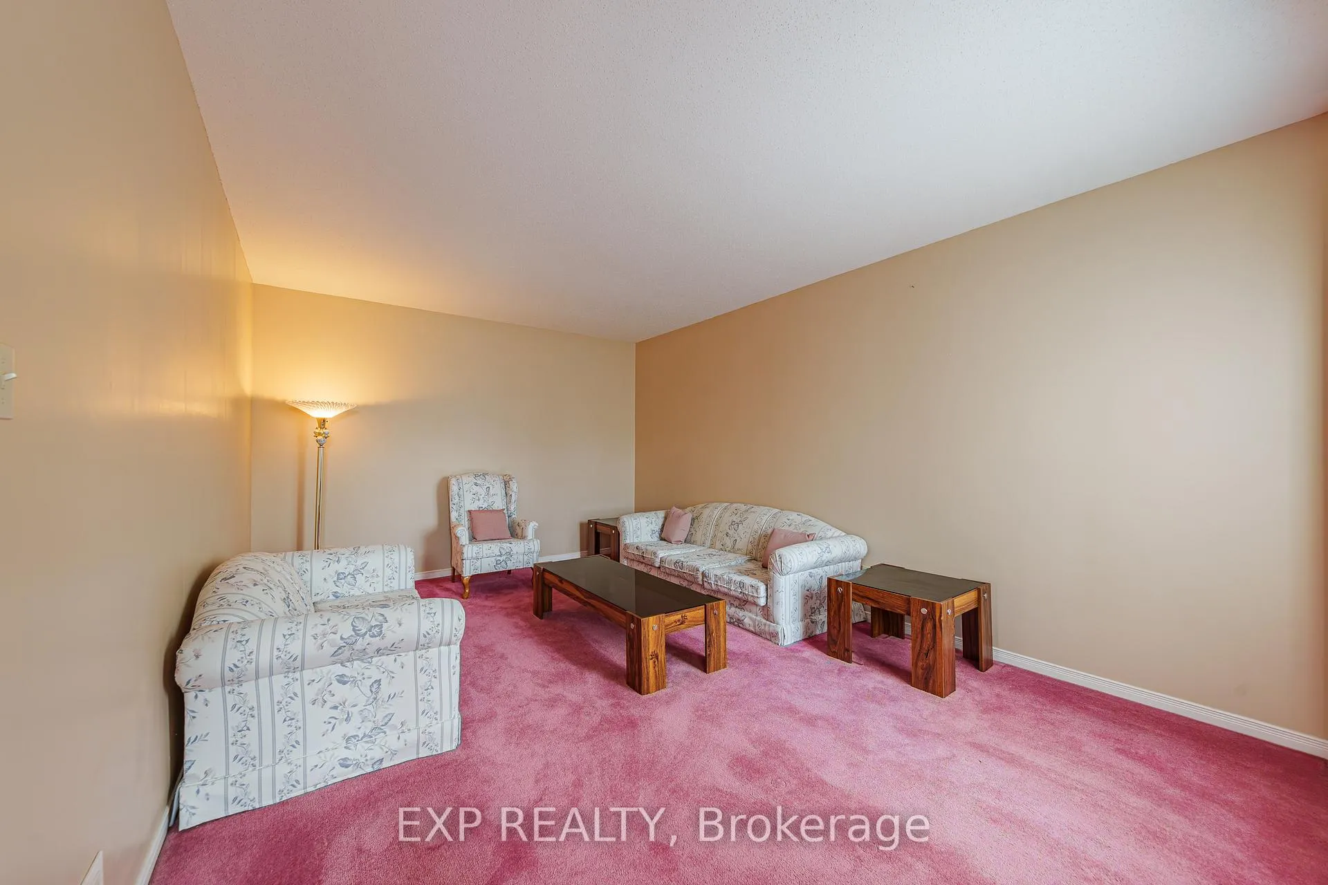 Photo 3 of 1399 Cheverny Crescent, Ottawa, Fallingbrook/Ridgemount — HOMEH