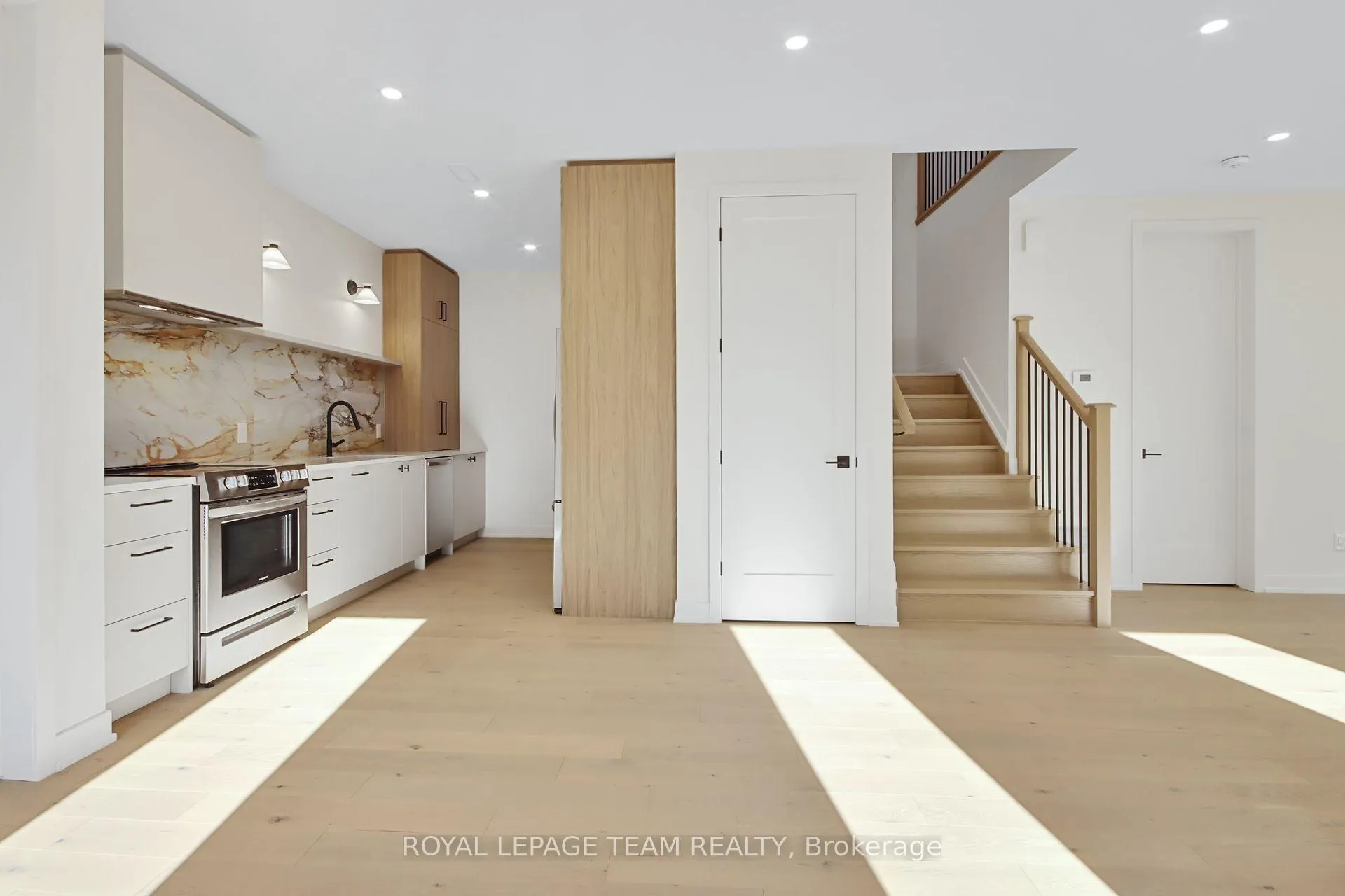 Photo 12 of Unit B/B2, 241 Breezehill Avenue, Ottawa, West Centre Town — HOMEH