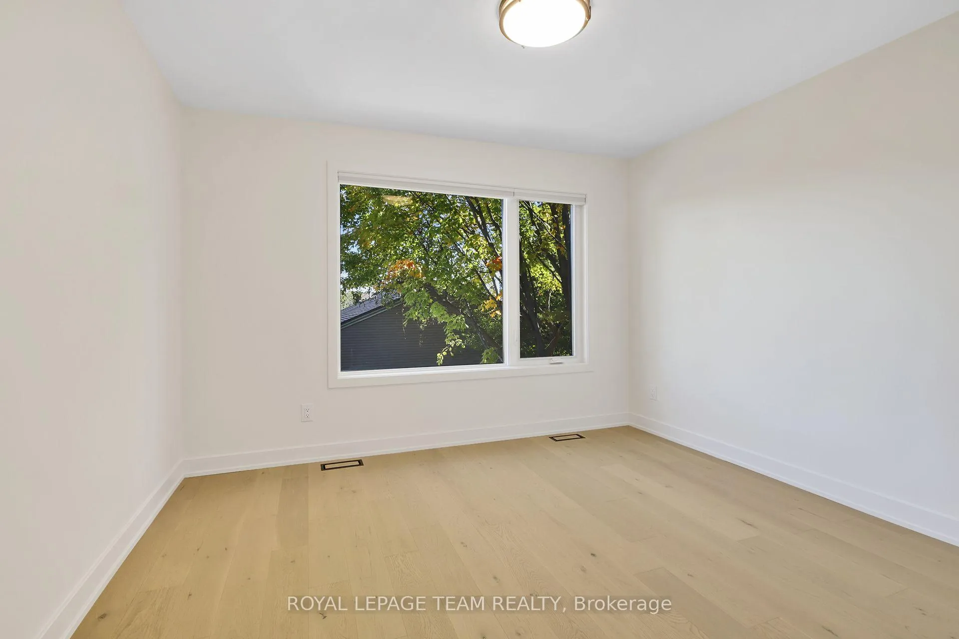 Photo 13 of Unit B/B2, 241 Breezehill Avenue, Ottawa, West Centre Town — HOMEH