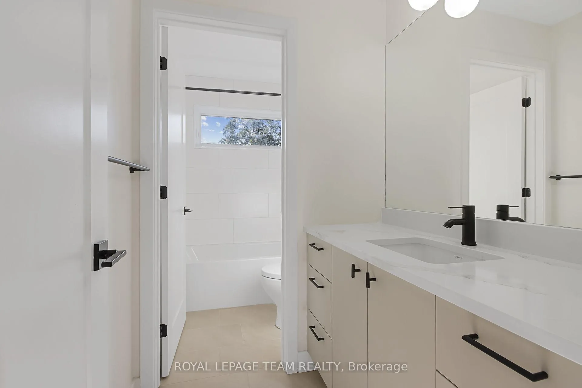 Photo 23 of Unit B/B2, 241 Breezehill Avenue, Ottawa, West Centre Town — HOMEH