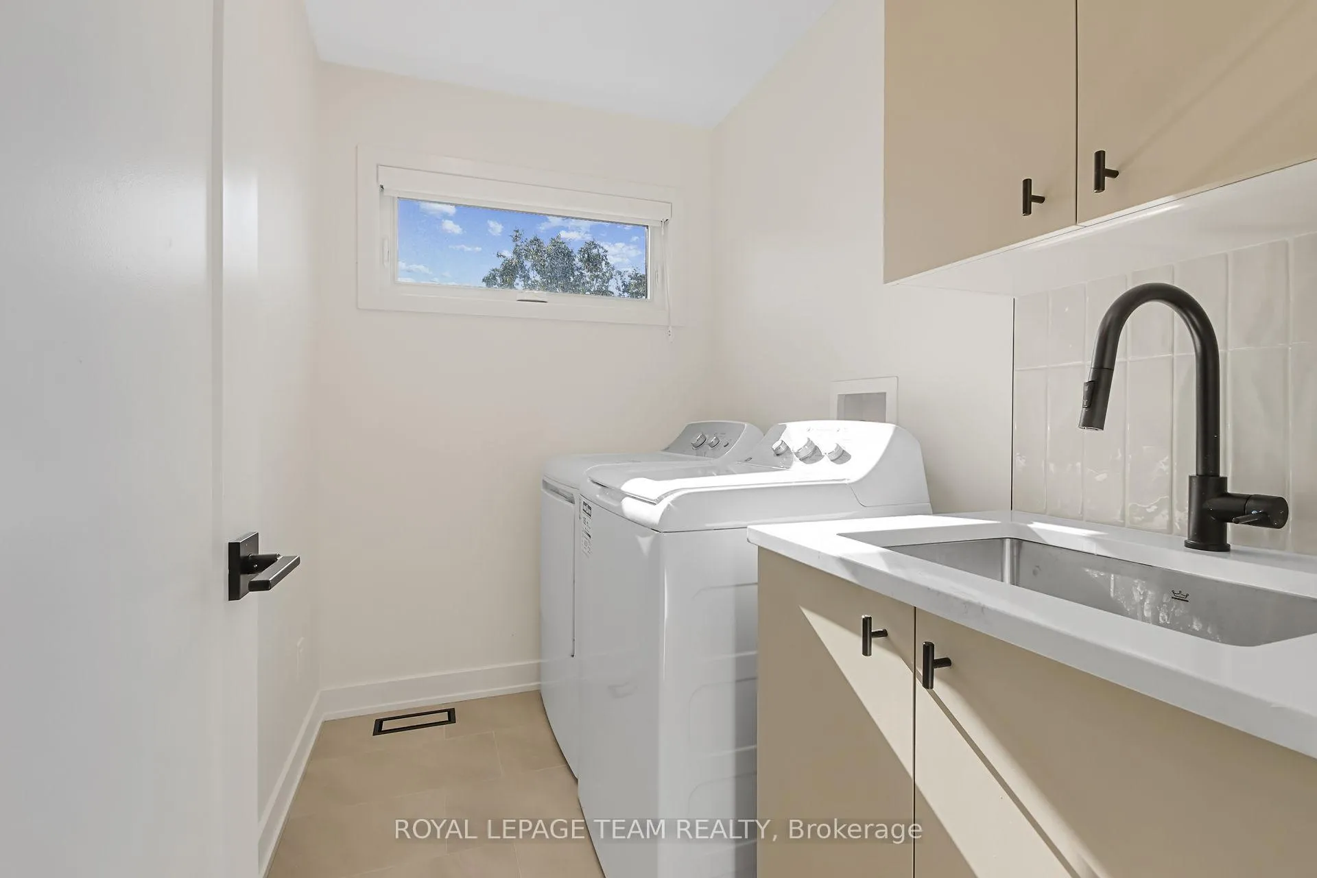 Photo 24 of Unit B/B2, 241 Breezehill Avenue, Ottawa, West Centre Town — HOMEH