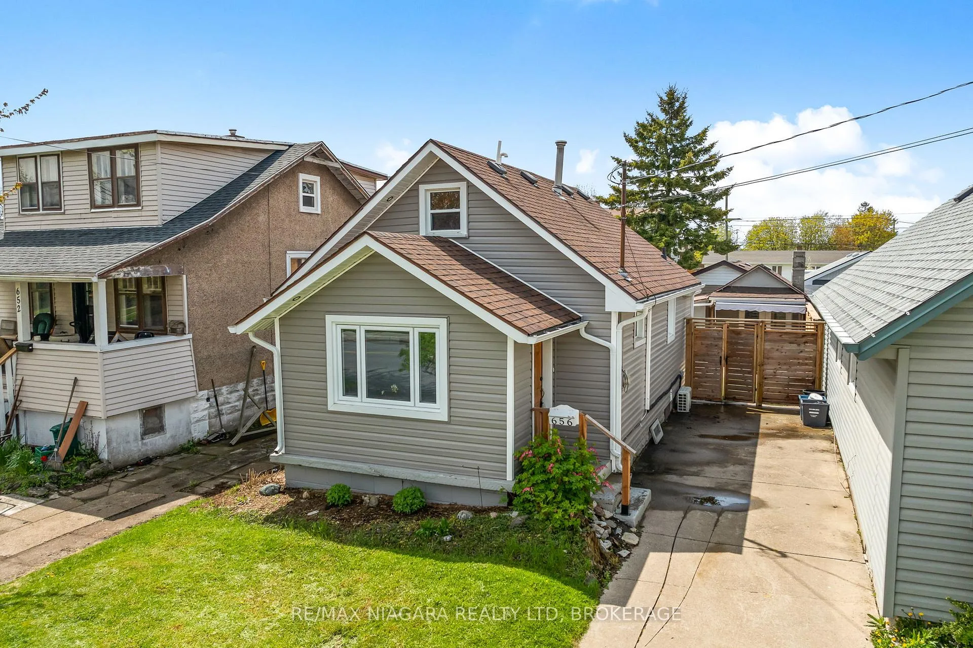 Photo 2 of 656 Steele Street, Port Colborne, Main Street — HOMEH