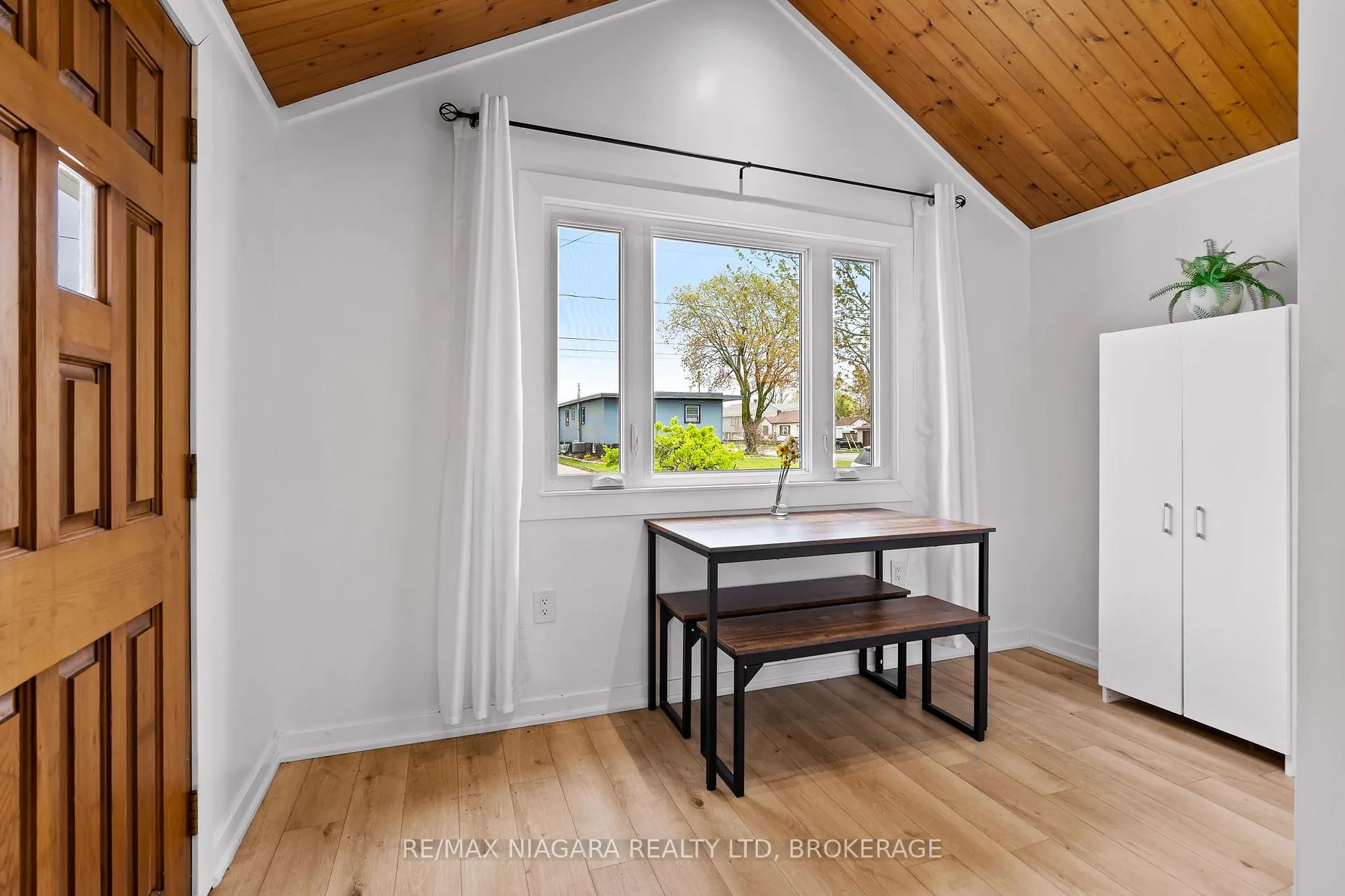 Photo 4 of 656 Steele Street, Port Colborne, Main Street — HOMEH