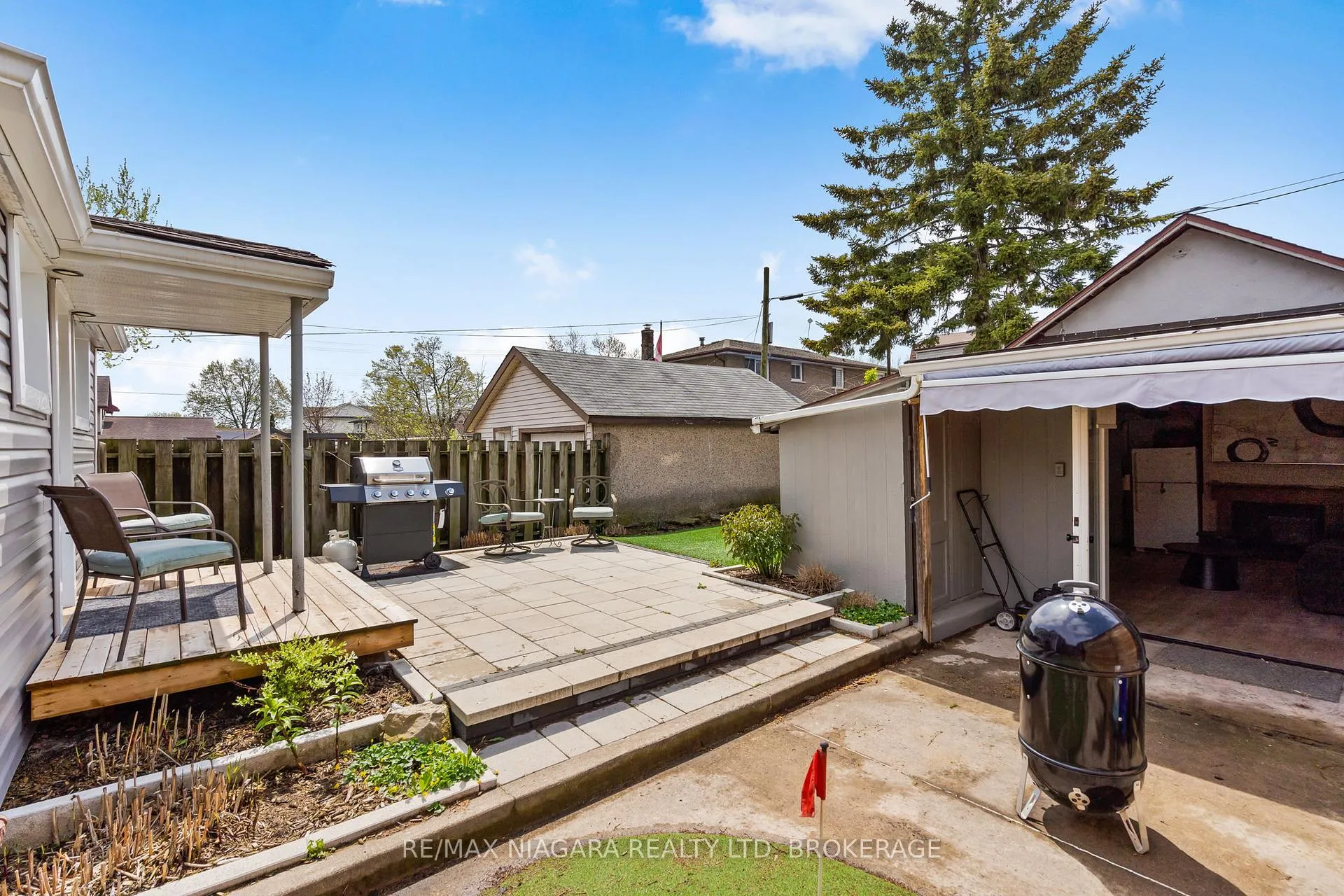Photo 14 of 656 Steele Street, Port Colborne, Main Street — HOMEH