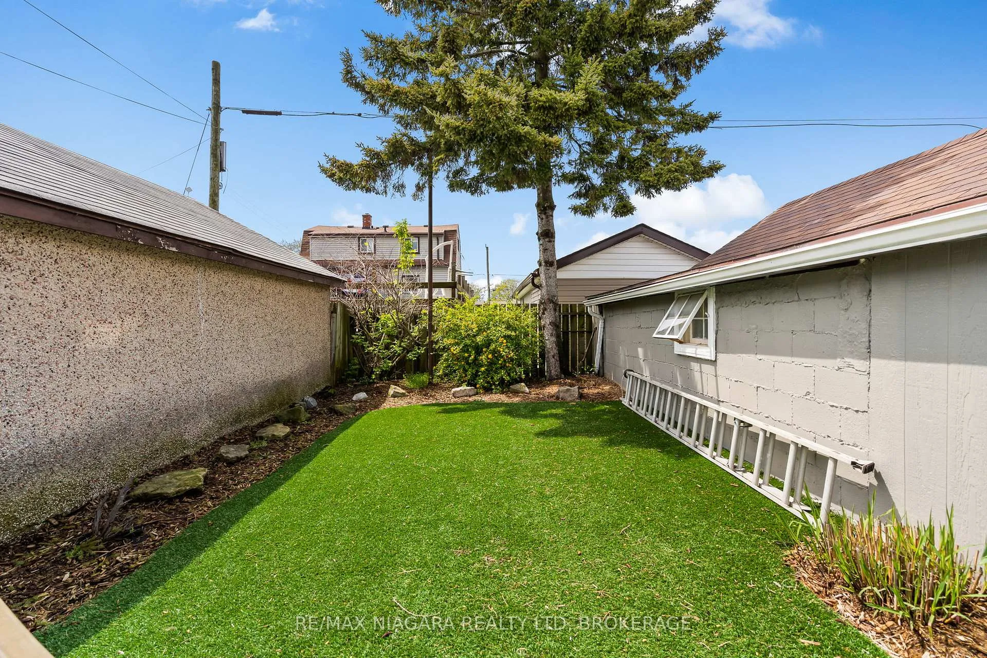 Photo 16 of 656 Steele Street, Port Colborne, Main Street — HOMEH