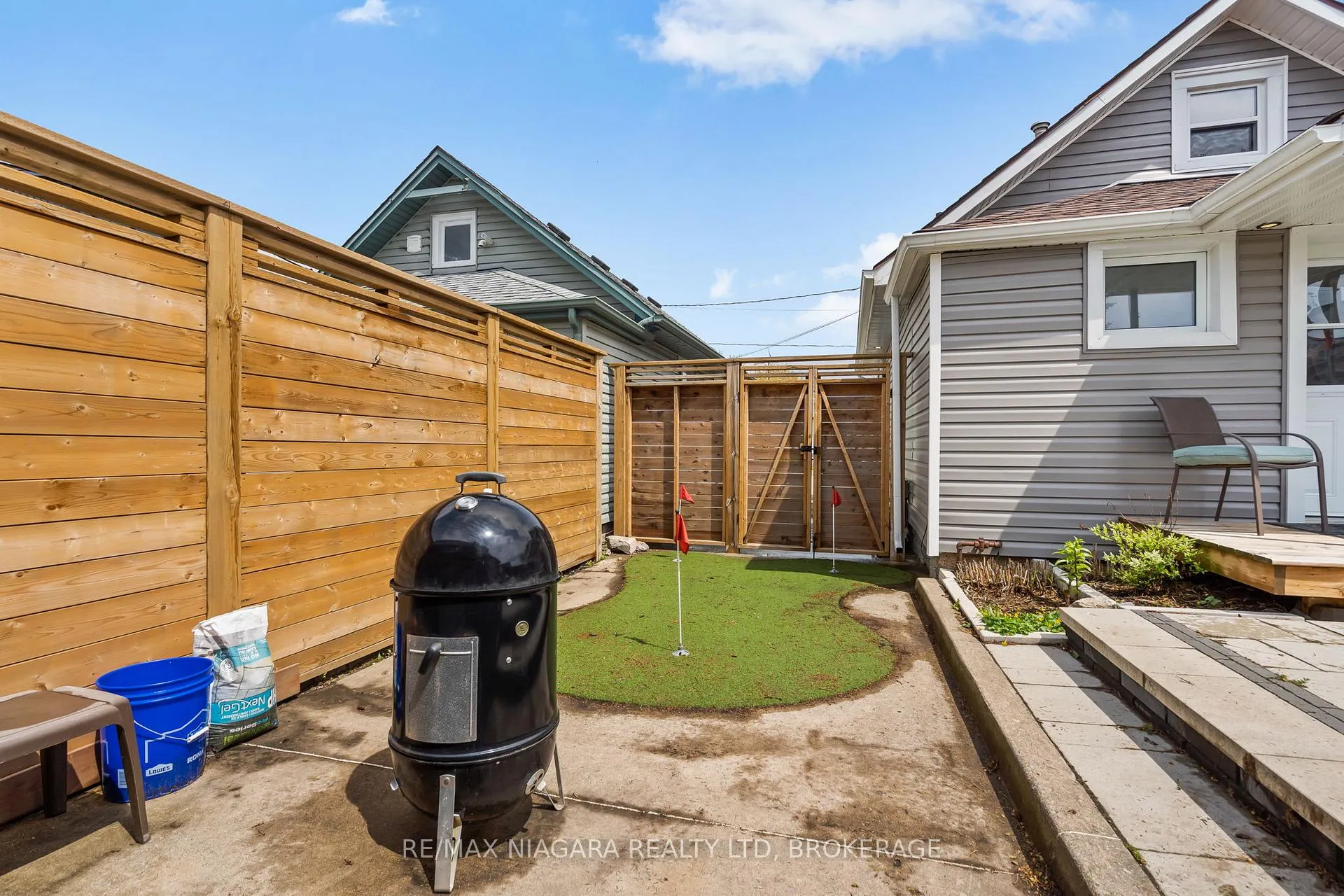 Photo 19 of 656 Steele Street, Port Colborne, Main Street — HOMEH