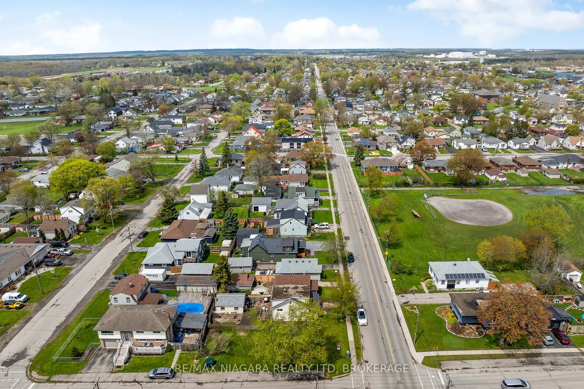 Photo 26 of 656 Steele Street, Port Colborne, Main Street — HOMEH