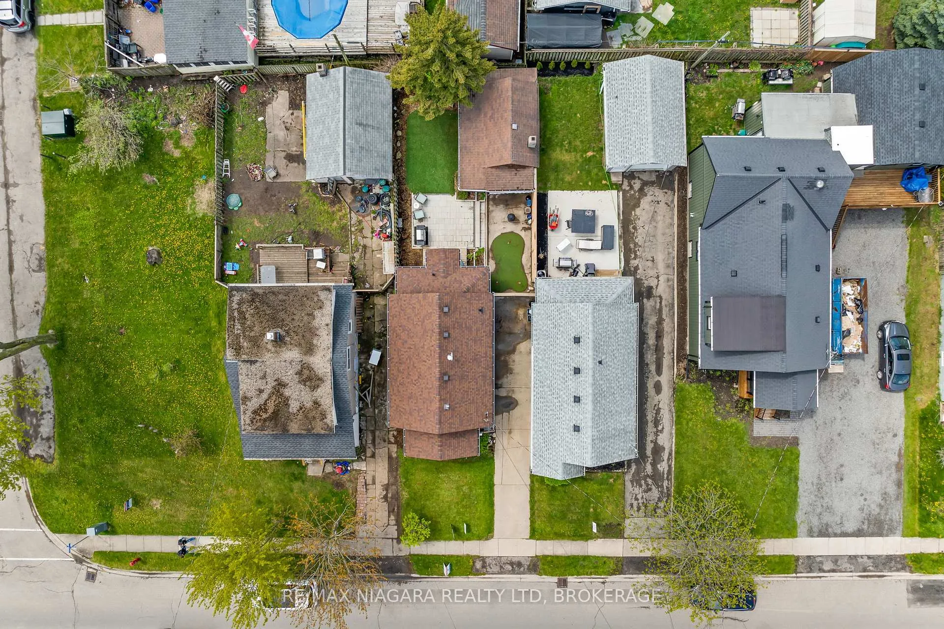 Photo 38 of 656 Steele Street, Port Colborne, Main Street — HOMEH