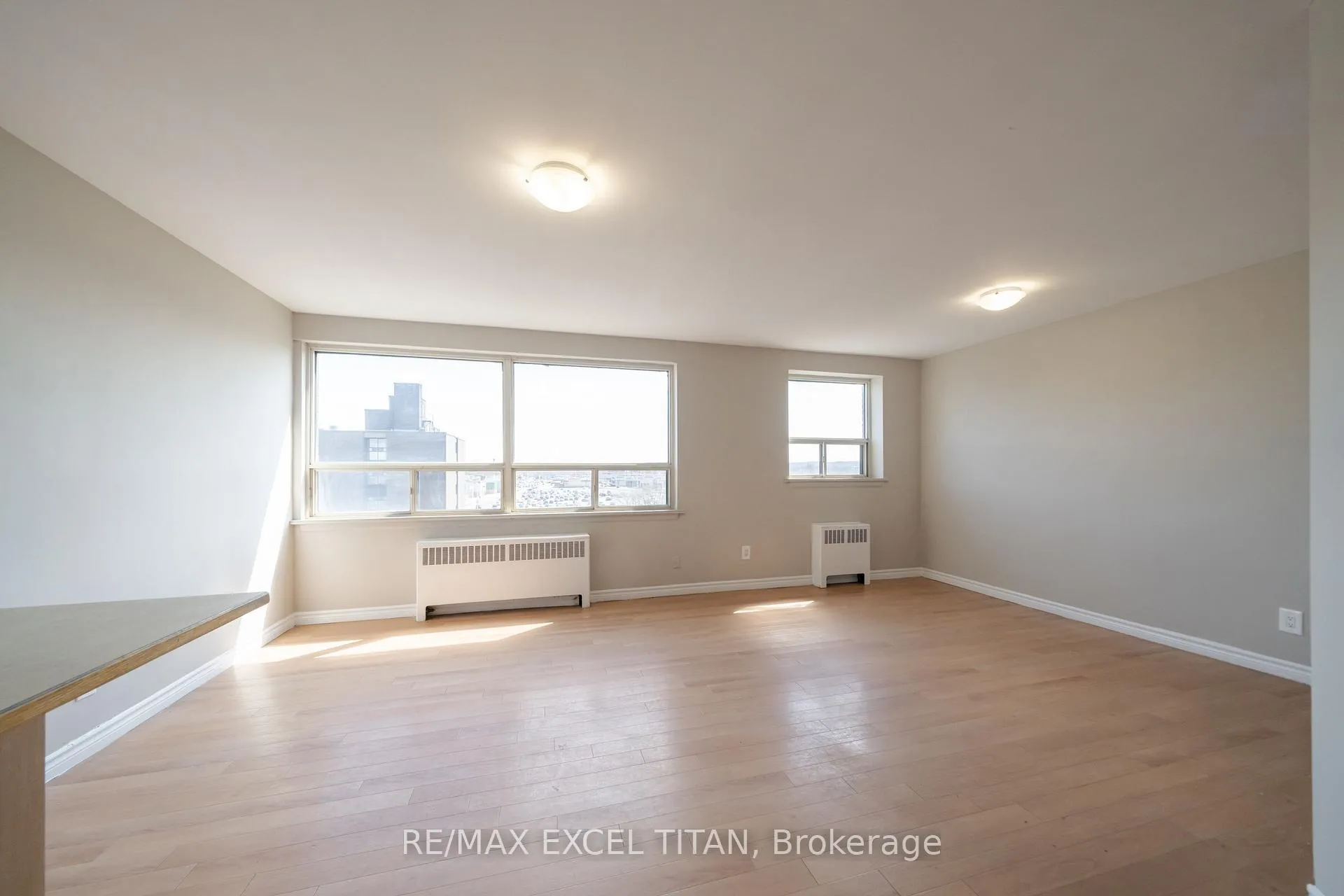 Front of Unit 436D, 468 Ottawa Street