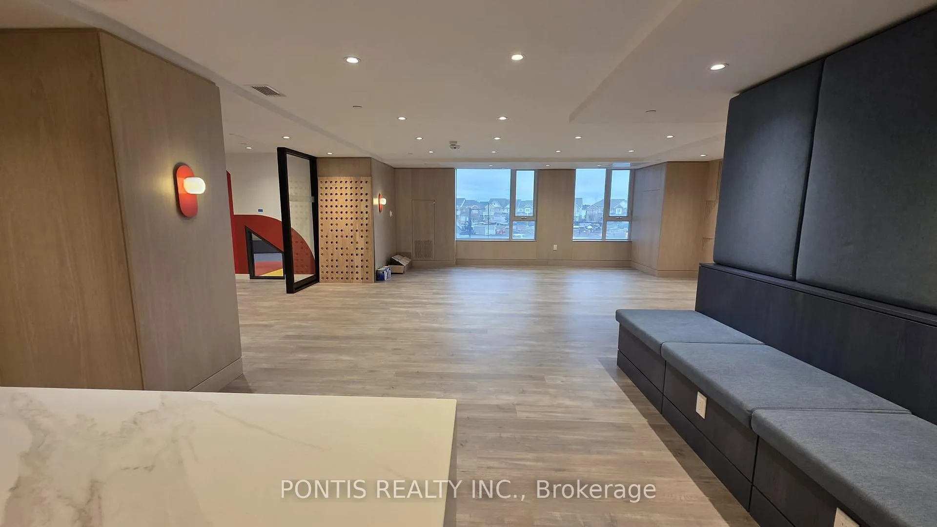 Photo 4 of Unit 201, 4878 Powers Common, Burlington, Alton — HOMEH
