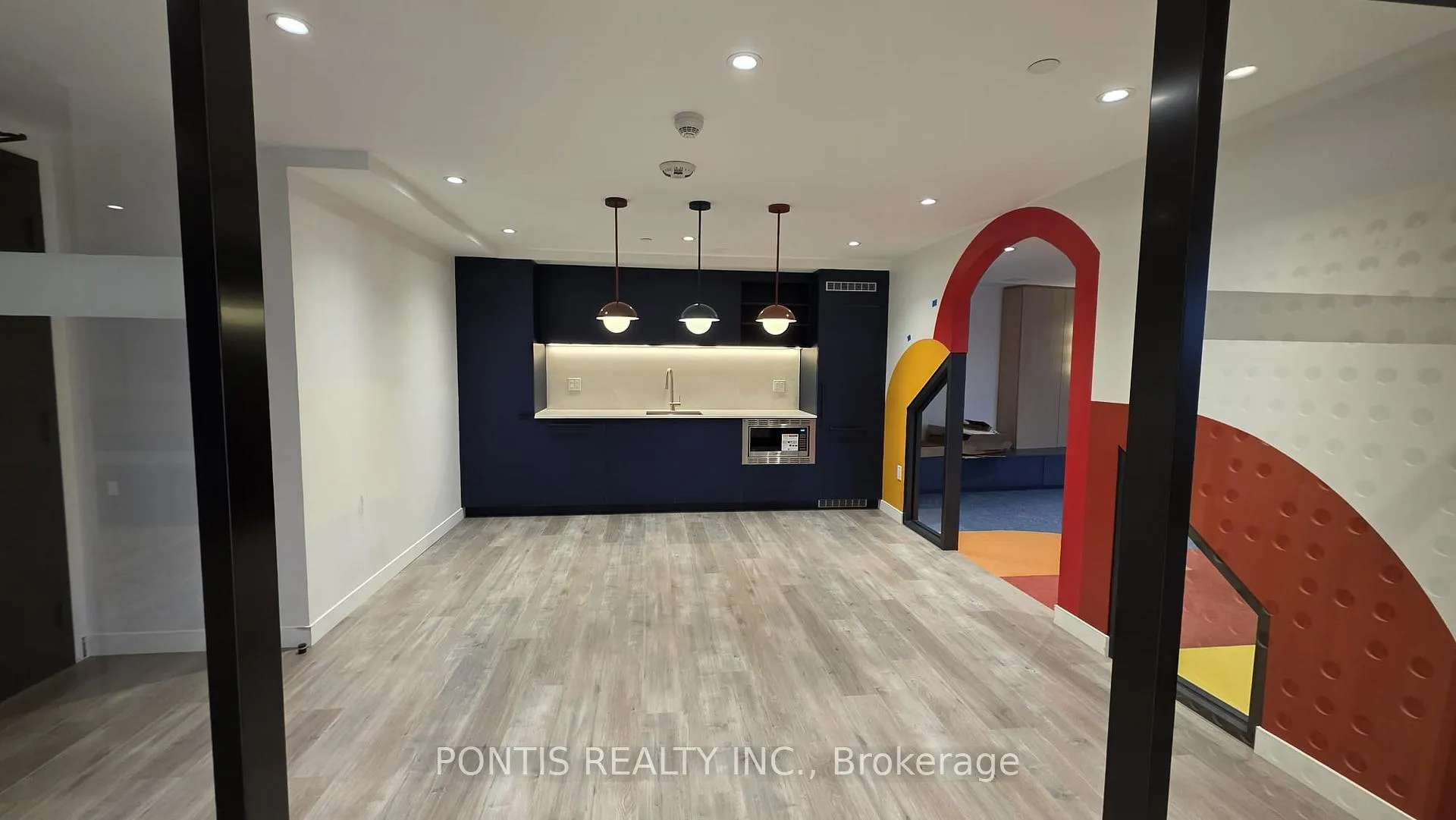 Photo 5 of Unit 201, 4878 Powers Common, Burlington, Alton — HOMEH