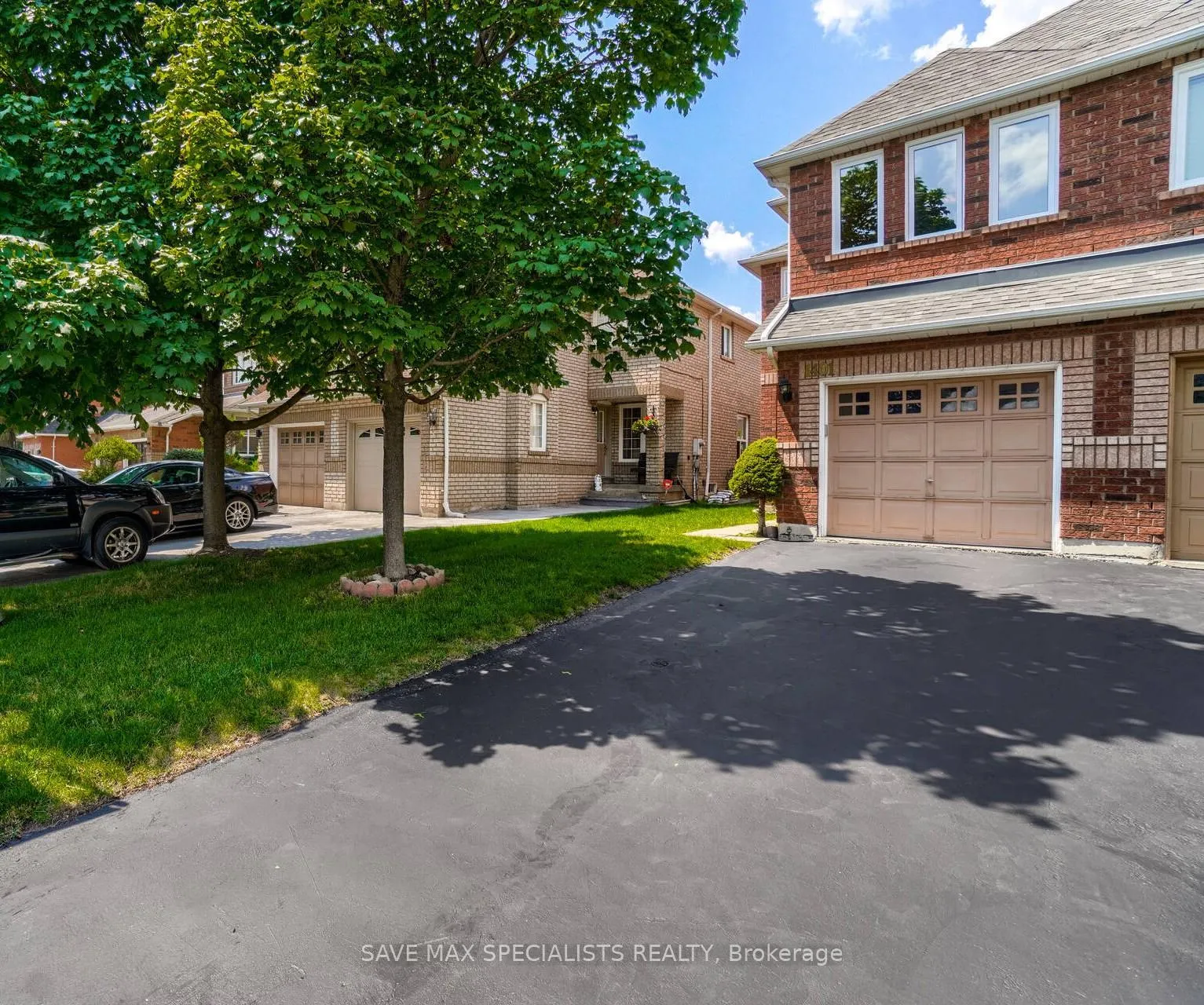 Photo 2 of 1401 Inuit Trail, Mississauga, Meadowvale Village — HOMEH