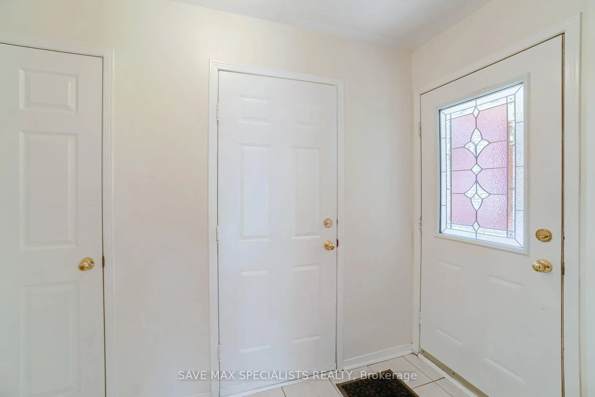 Photo 5 of 1401 Inuit Trail, Mississauga, Meadowvale Village — HOMEH