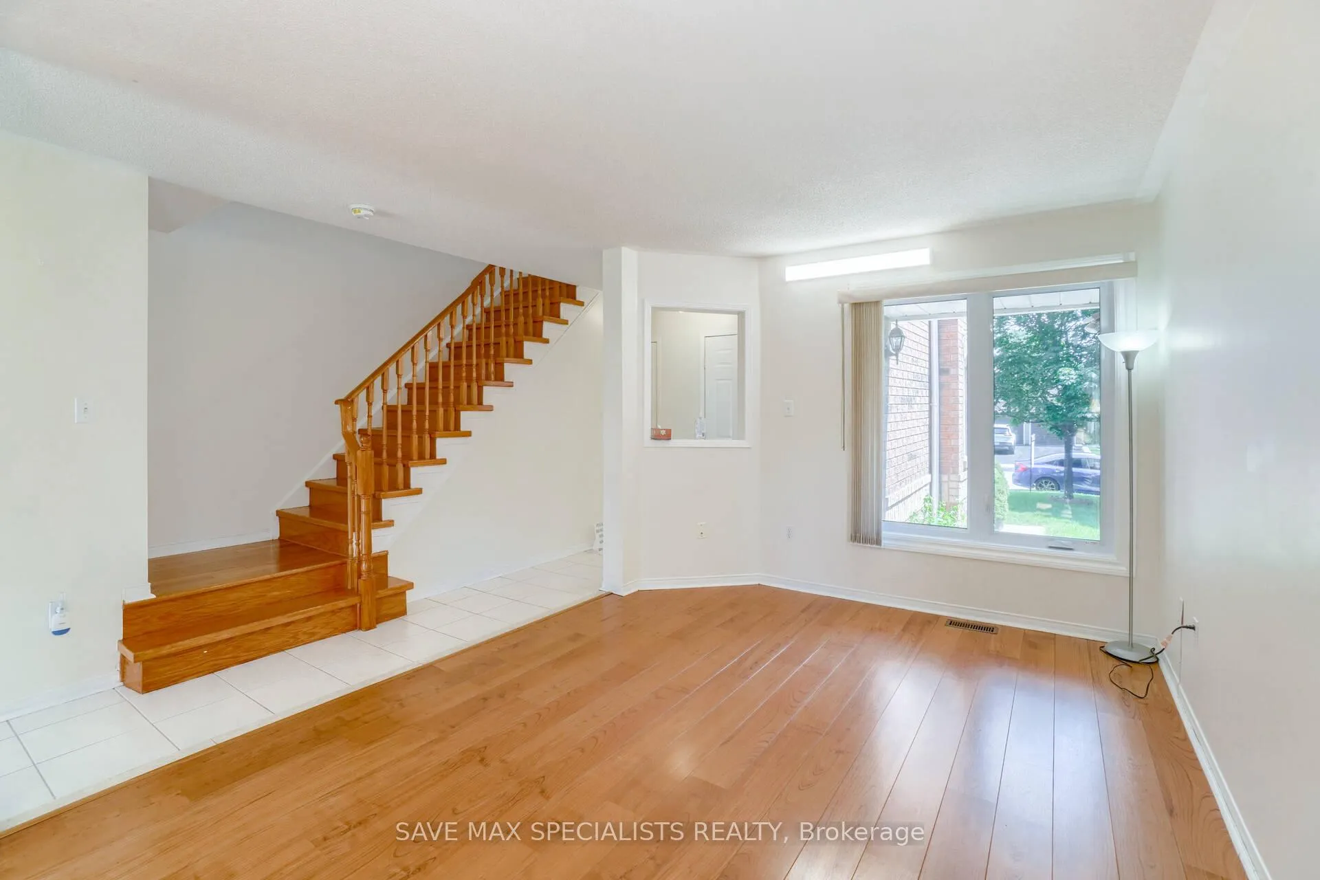 Photo 7 of 1401 Inuit Trail, Mississauga, Meadowvale Village — HOMEH