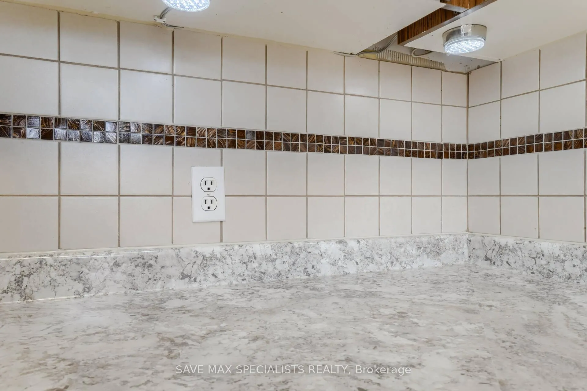 Photo 19 of 1401 Inuit Trail, Mississauga, Meadowvale Village — HOMEH