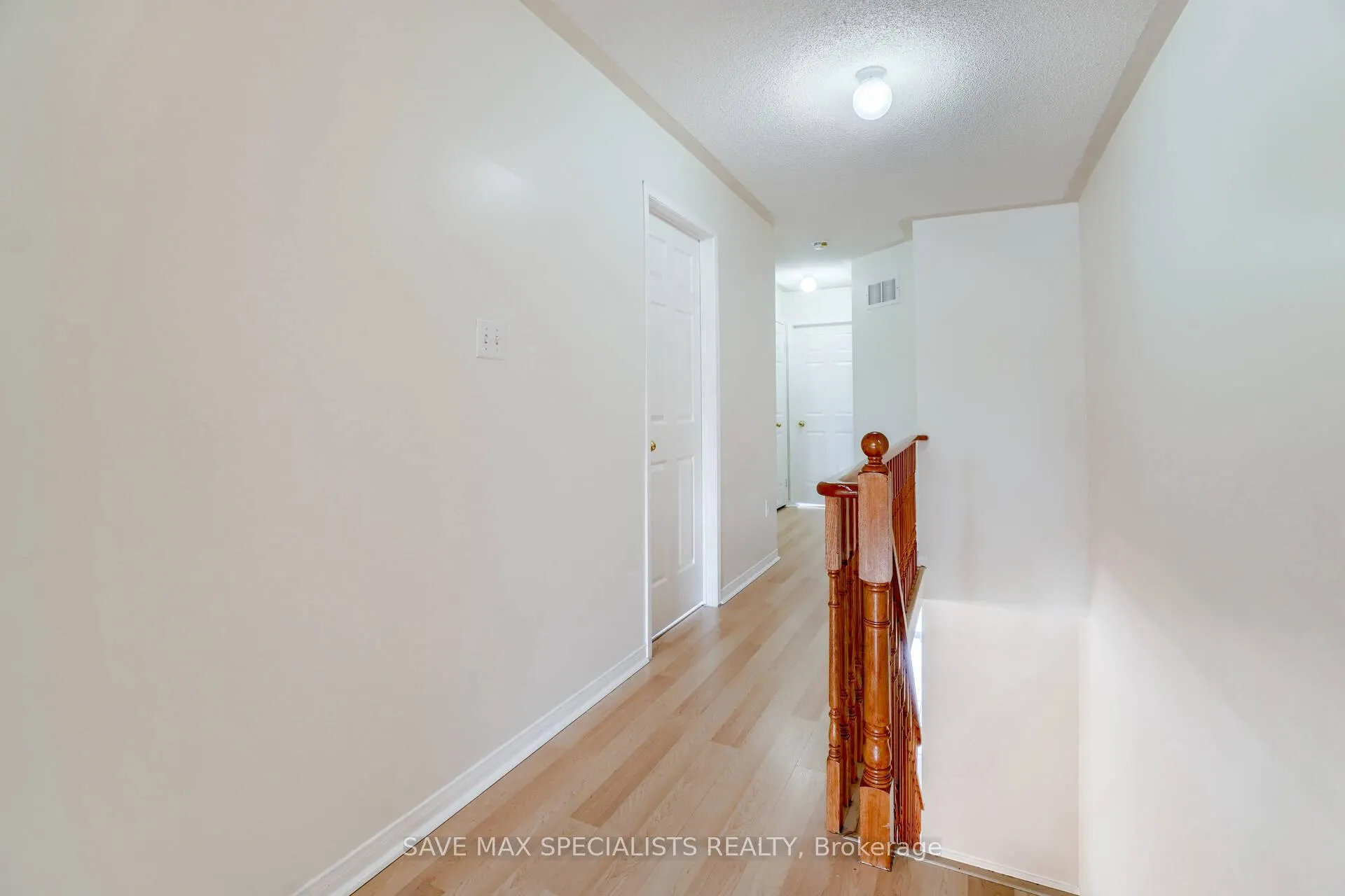Photo 23 of 1401 Inuit Trail, Mississauga, Meadowvale Village — HOMEH