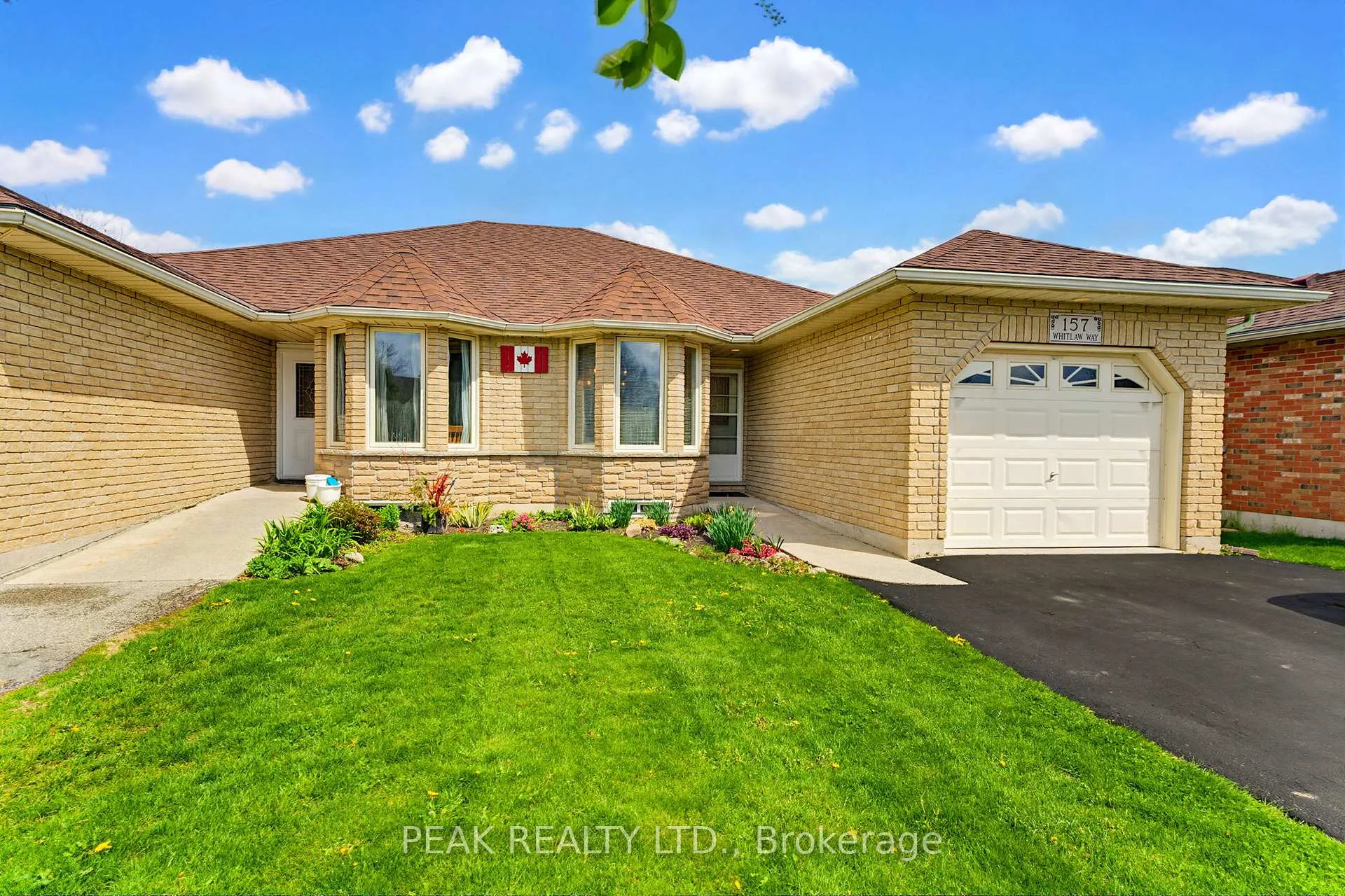 Photo 1 of 157 Whitlaw Way, Brant, Paris — HOMEH