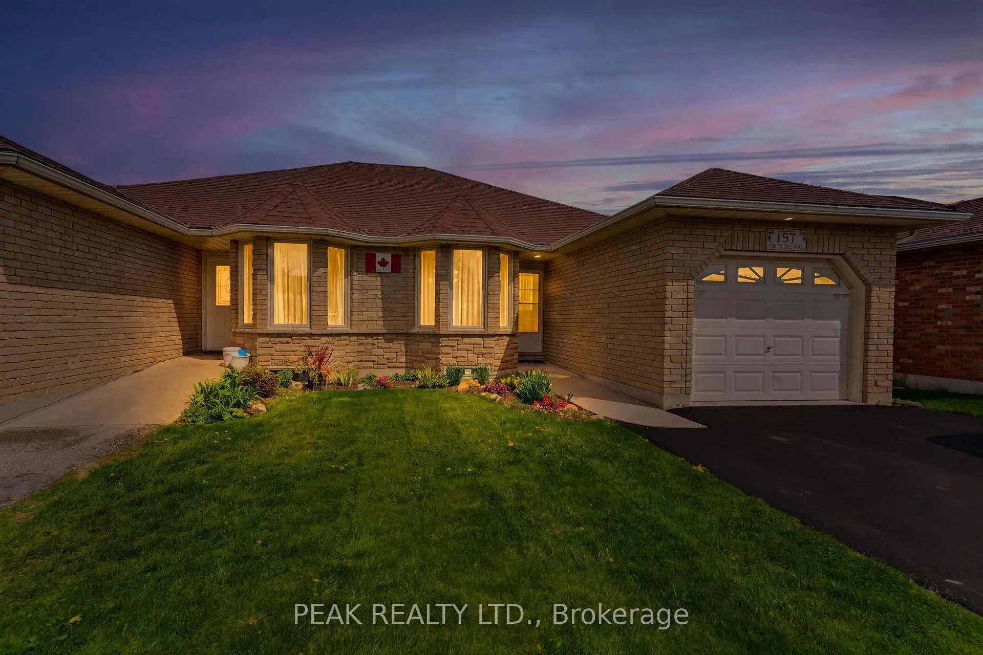 Photo 2 of 157 Whitlaw Way, Brant, Paris — HOMEH