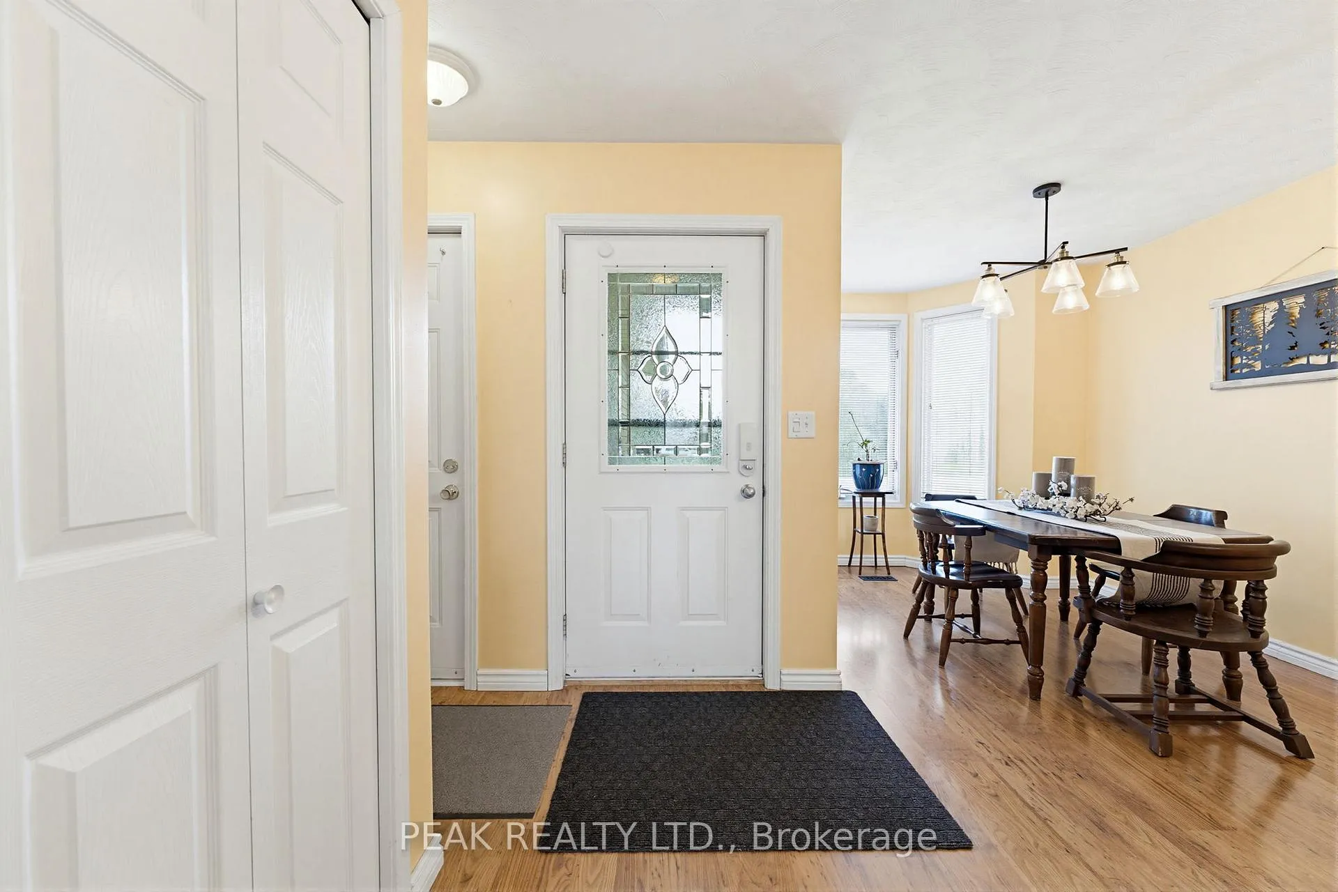 Photo 4 of 157 Whitlaw Way, Brant, Paris — HOMEH