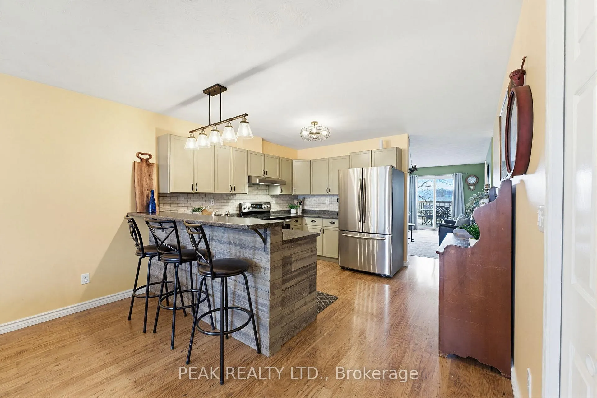 Photo 5 of 157 Whitlaw Way, Brant, Paris — HOMEH