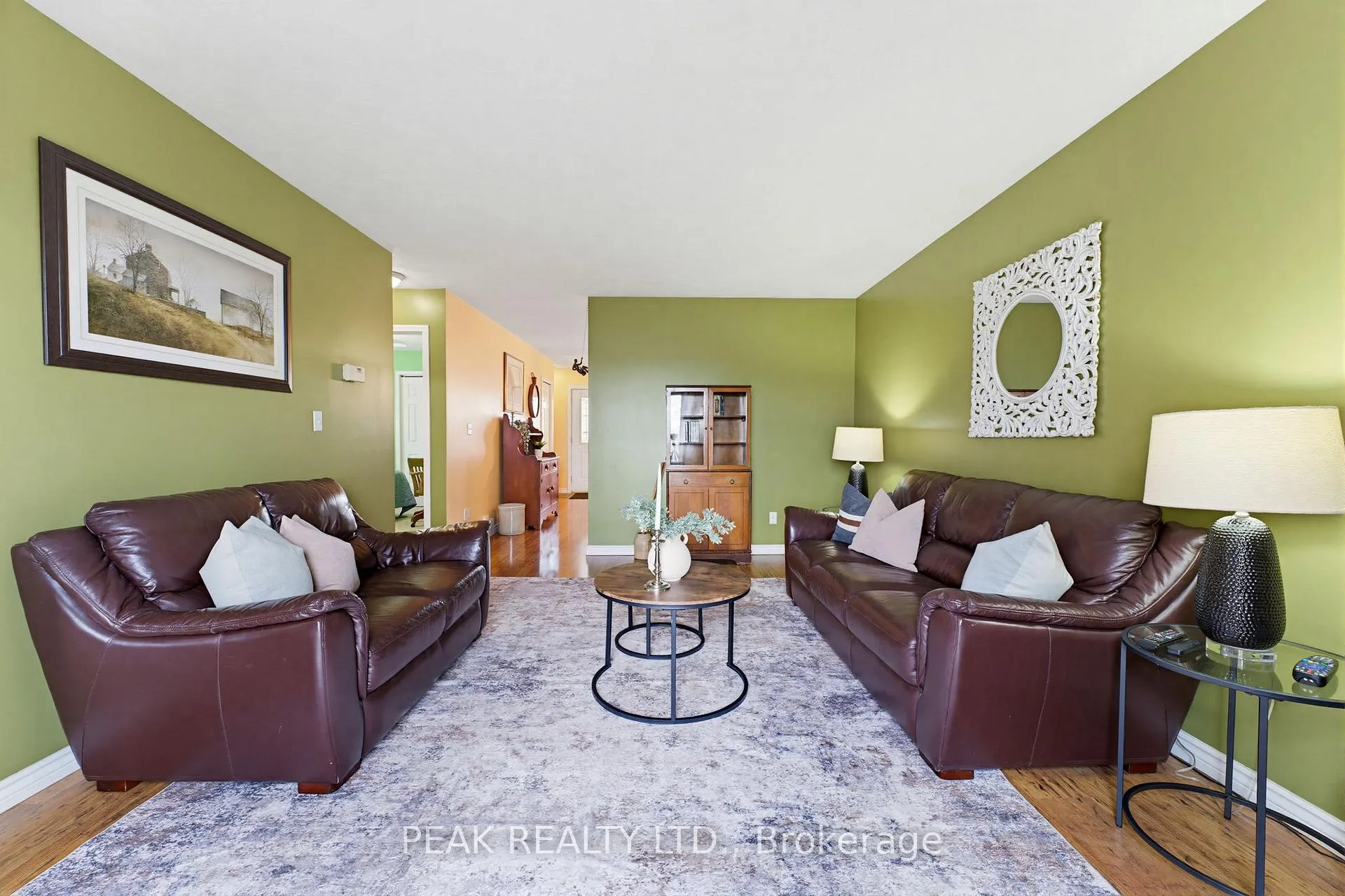 Photo 10 of 157 Whitlaw Way, Brant, Paris — HOMEH