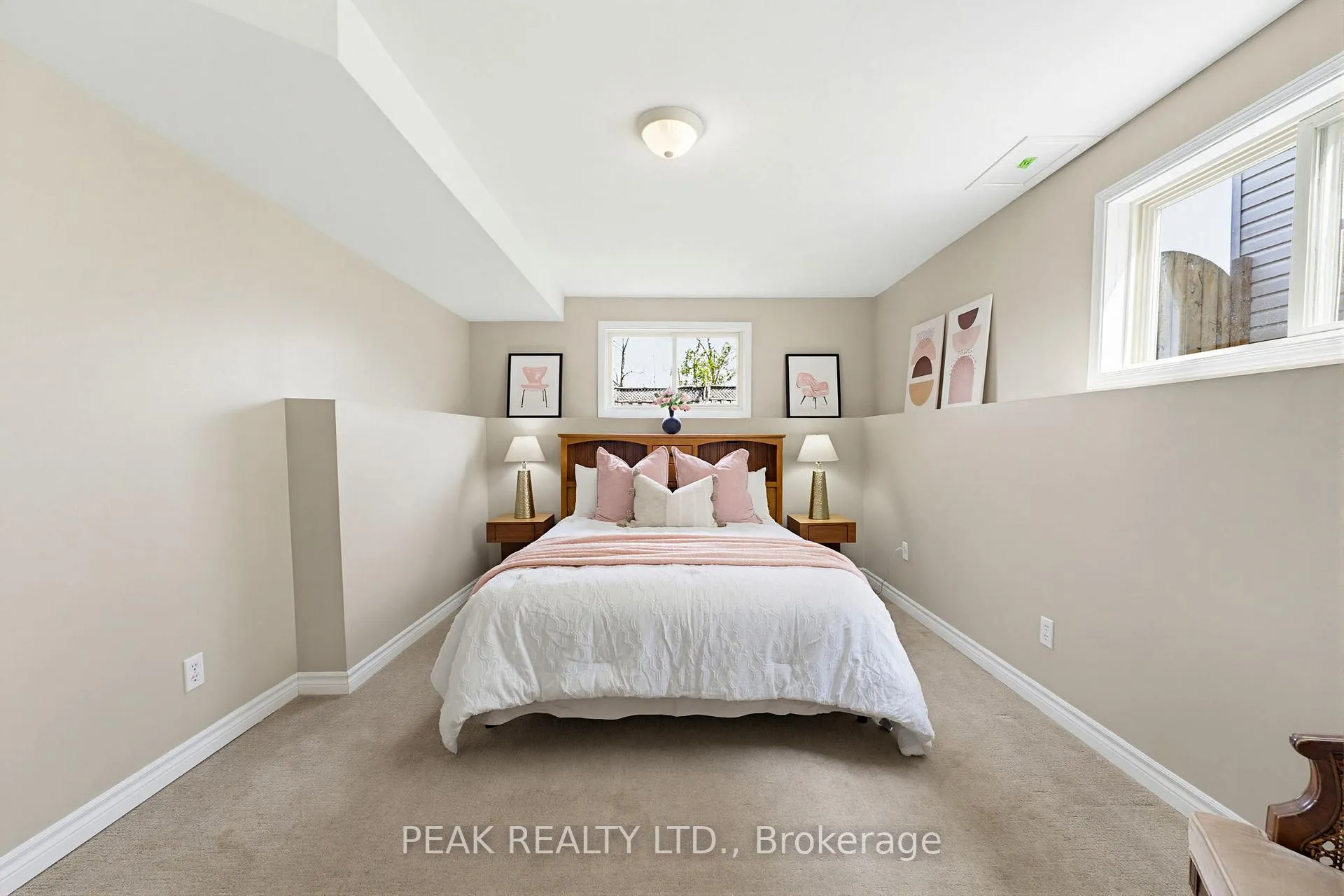 Photo 21 of 157 Whitlaw Way, Brant, Paris — HOMEH
