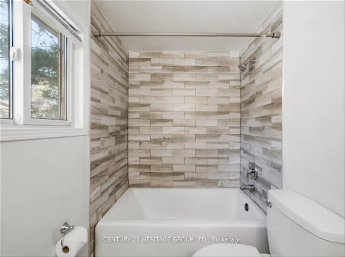 Photo 24 of Unit 110, 1 Shadowood Road, Barrie, Ardagh — HOMEH
