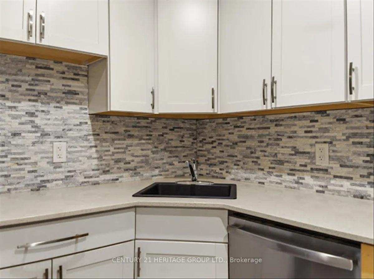 Photo 32 of Unit 110, 1 Shadowood Road, Barrie, Ardagh — HOMEH