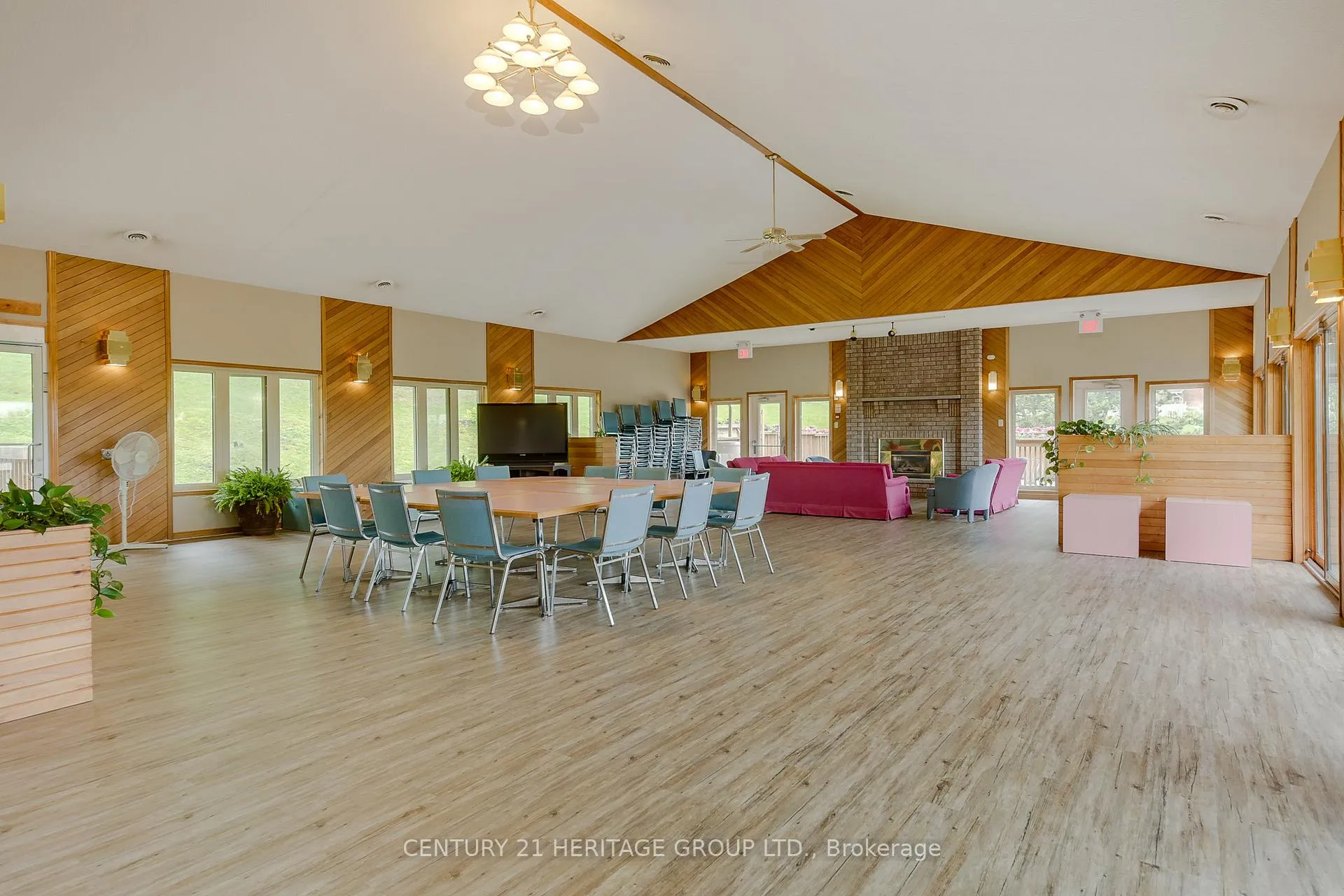 Photo 42 of Unit 110, 1 Shadowood Road, Barrie, Ardagh — HOMEH