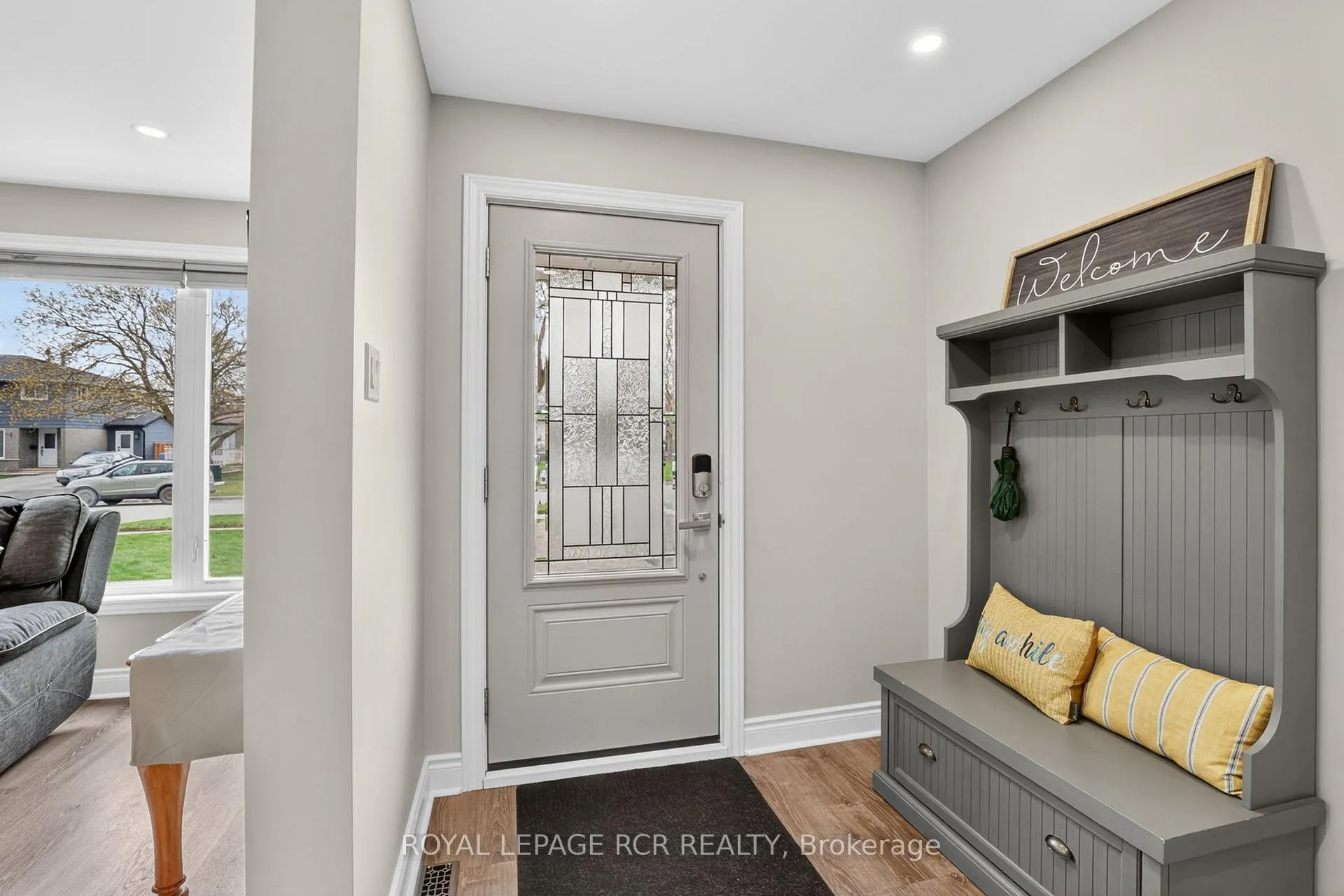 Photo 3 of 53 Carlton Drive, Orangeville — HOMEH