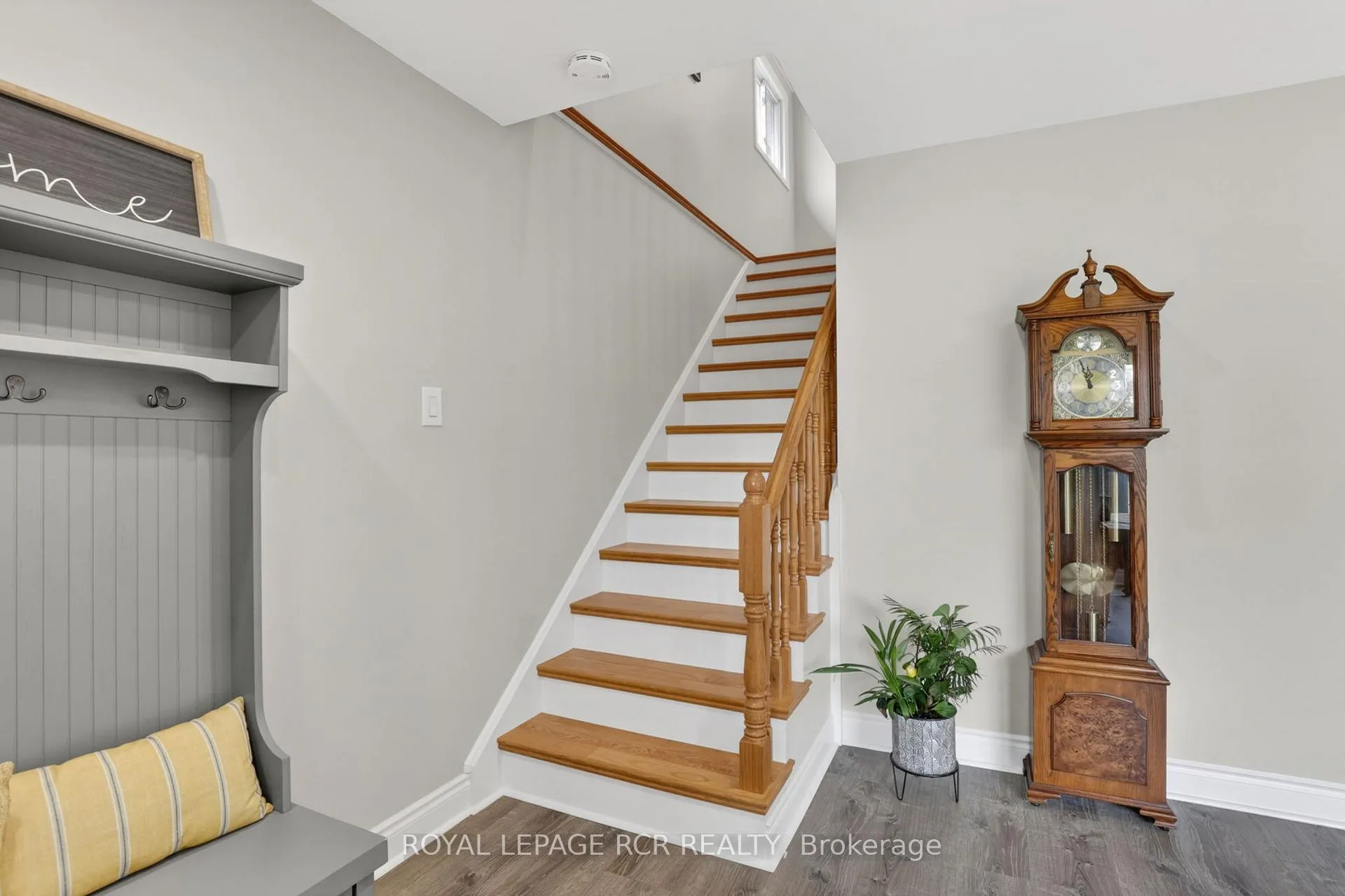 Photo 4 of 53 Carlton Drive, Orangeville — HOMEH