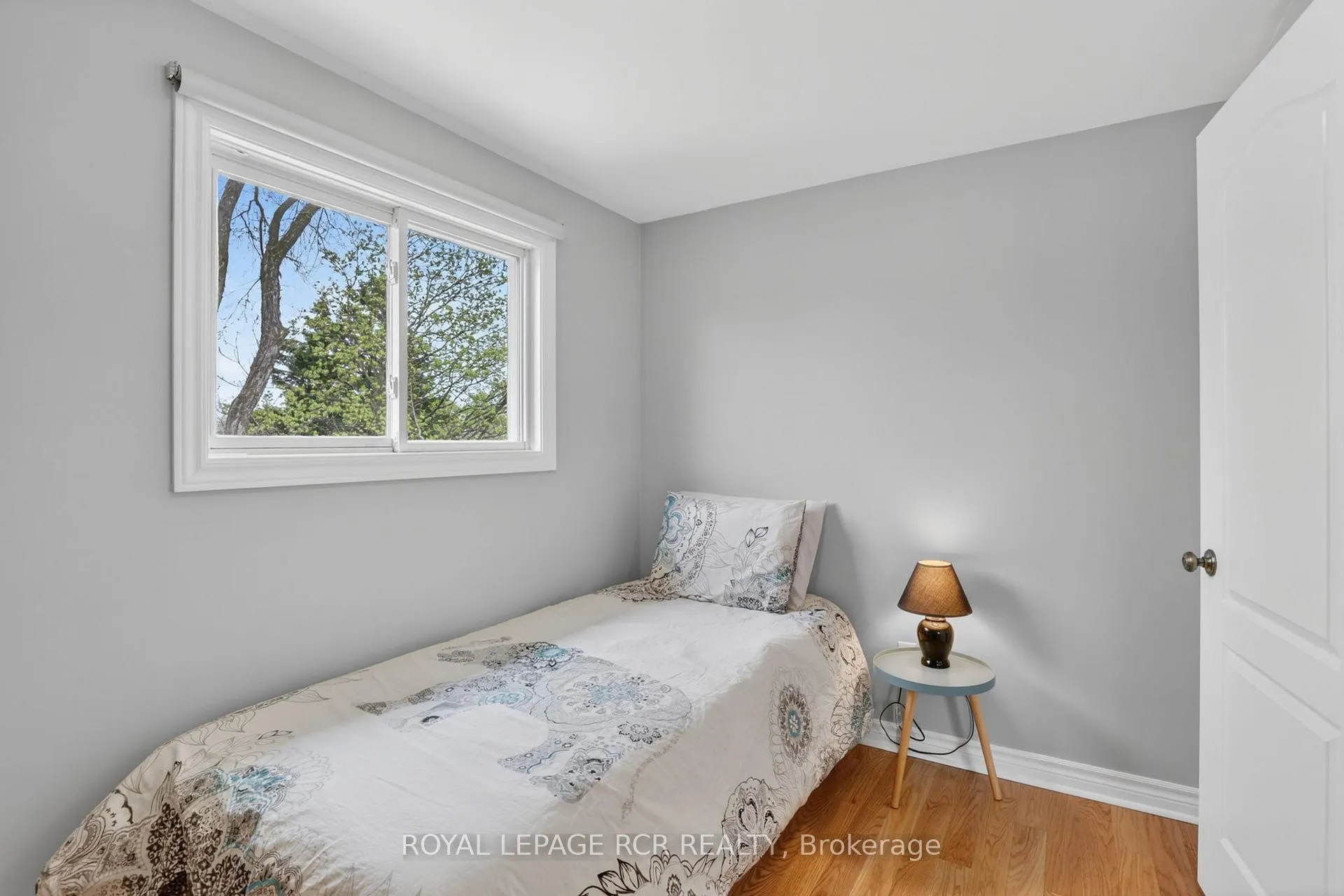 Photo 14 of 53 Carlton Drive, Orangeville — HOMEH