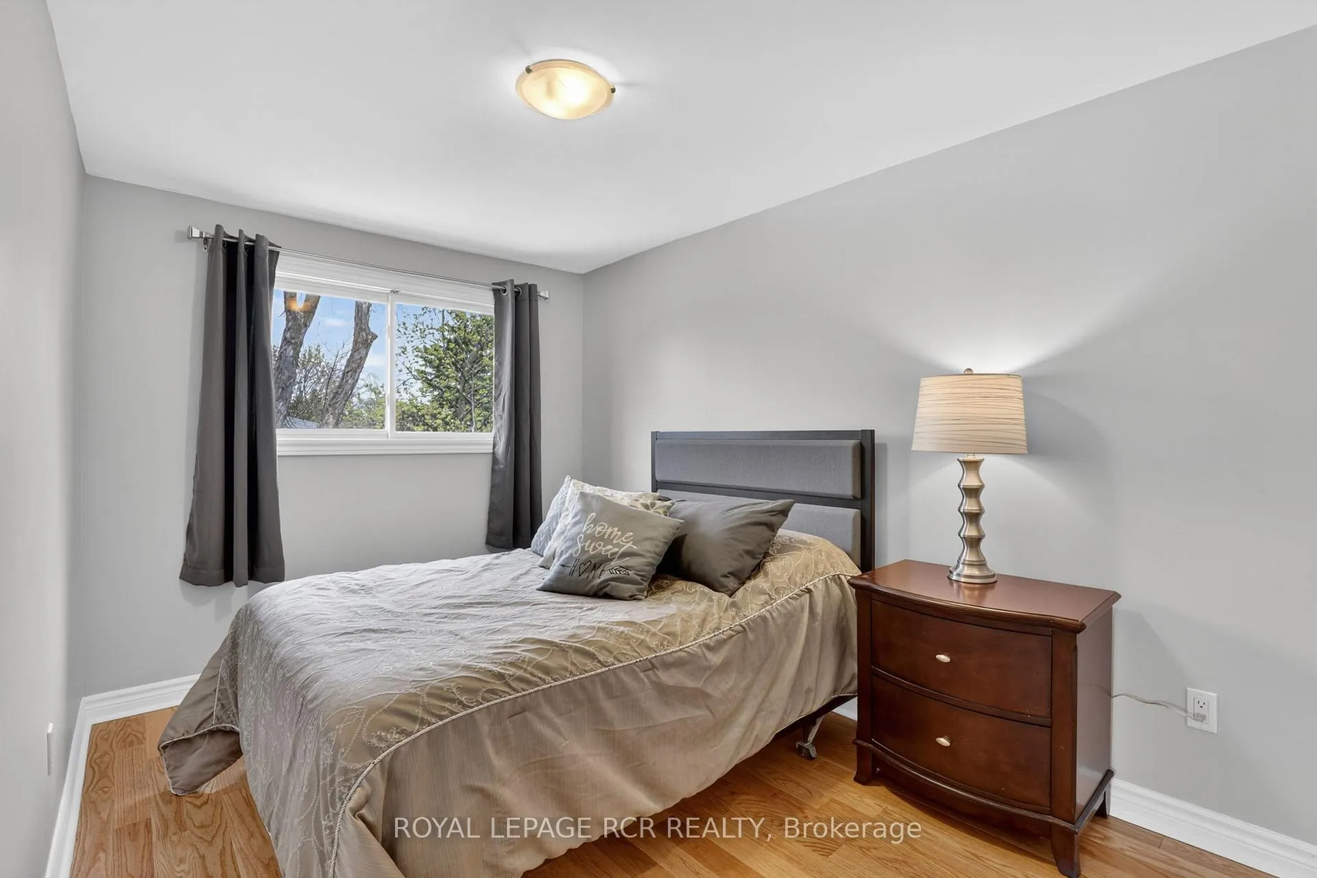 Photo 15 of 53 Carlton Drive, Orangeville — HOMEH