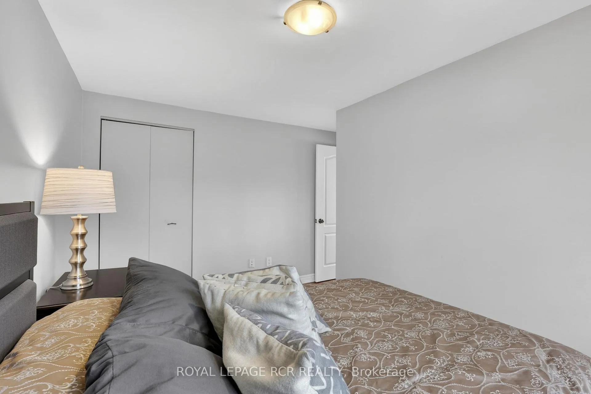 Photo 16 of 53 Carlton Drive, Orangeville — HOMEH