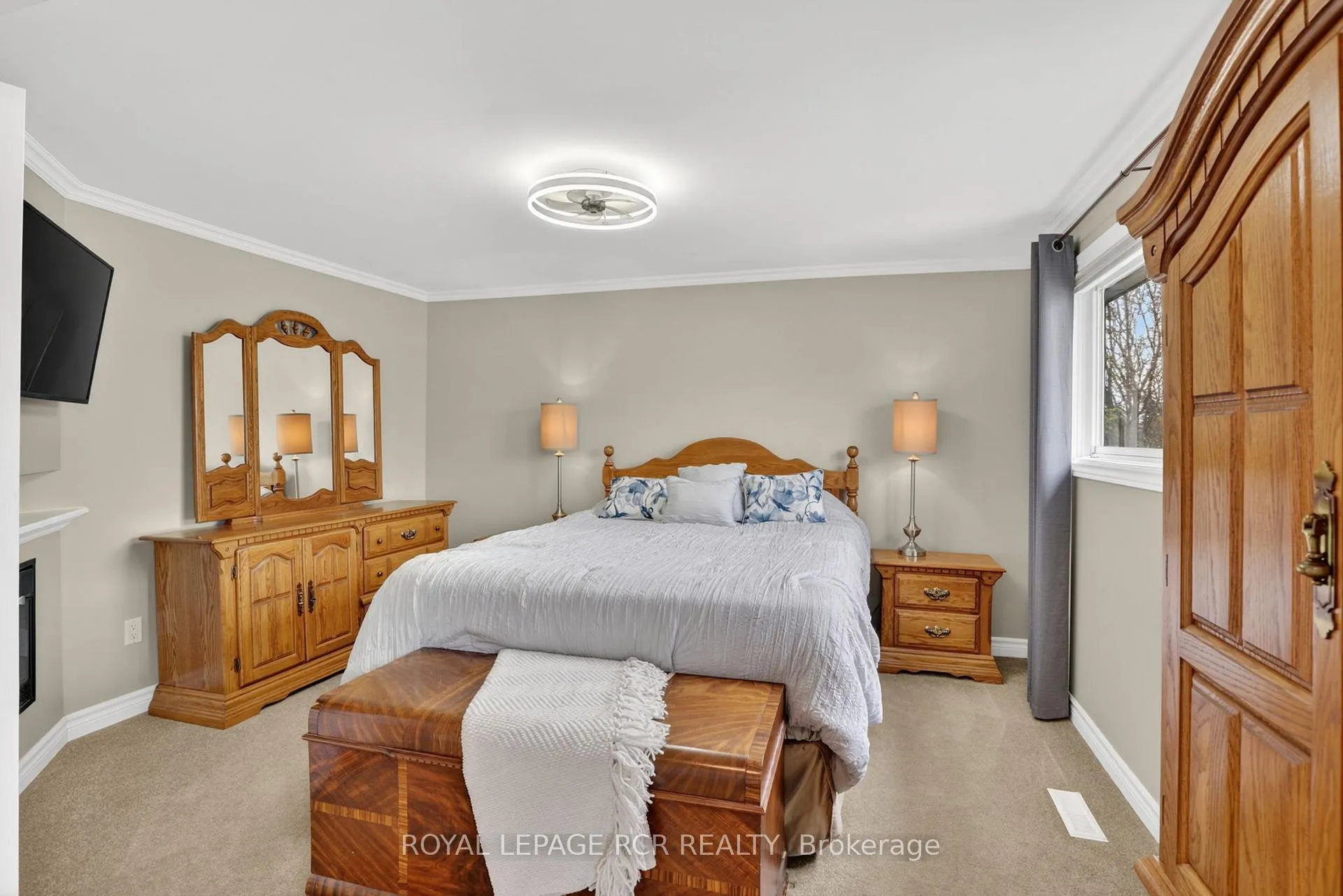 Photo 18 of 53 Carlton Drive, Orangeville — HOMEH