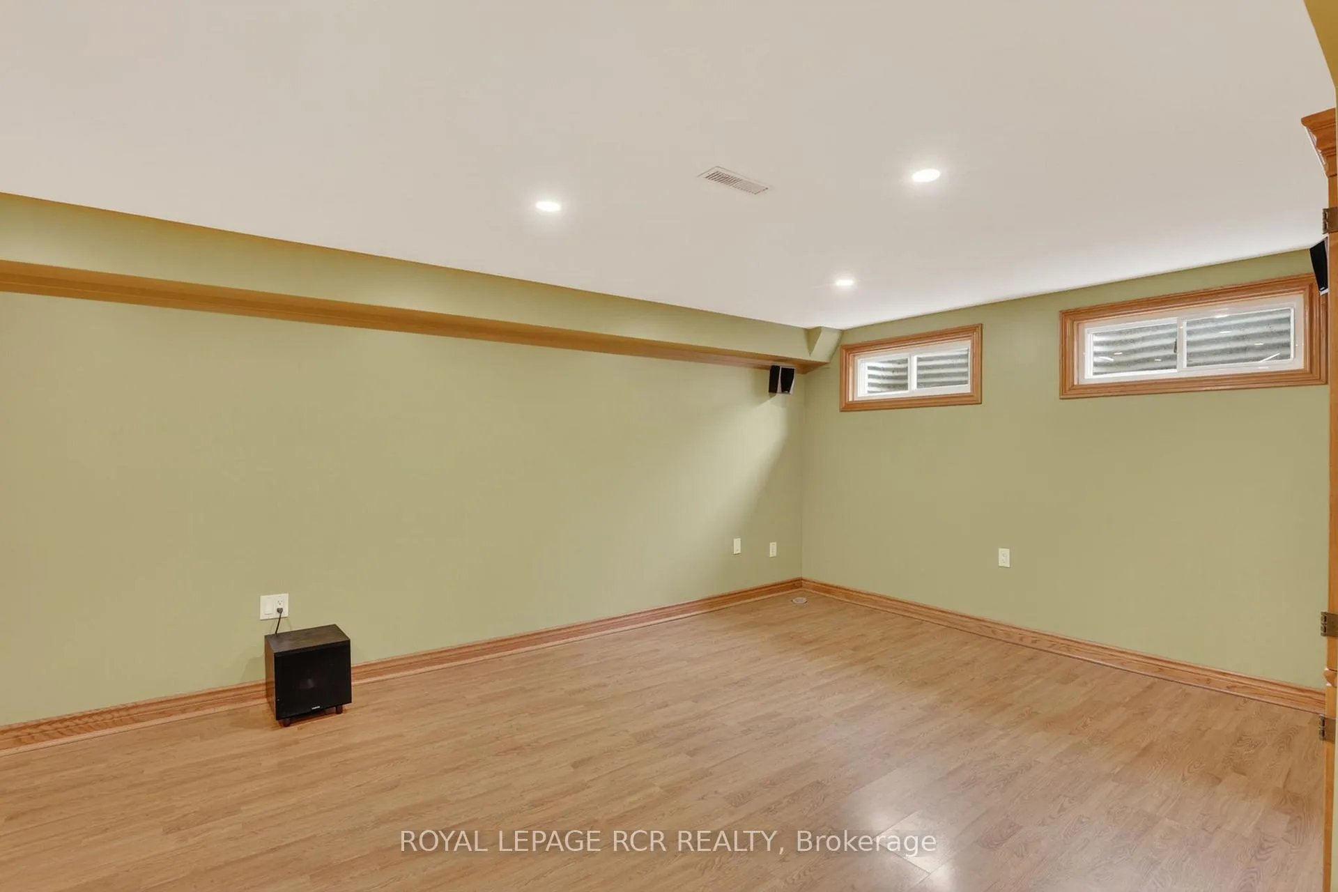 Photo 26 of 53 Carlton Drive, Orangeville — HOMEH