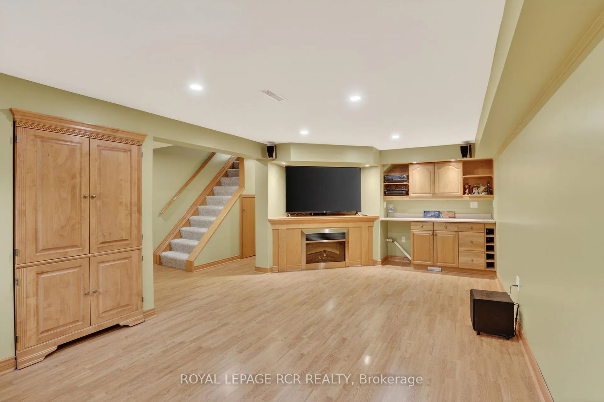 Photo 27 of 53 Carlton Drive, Orangeville — HOMEH