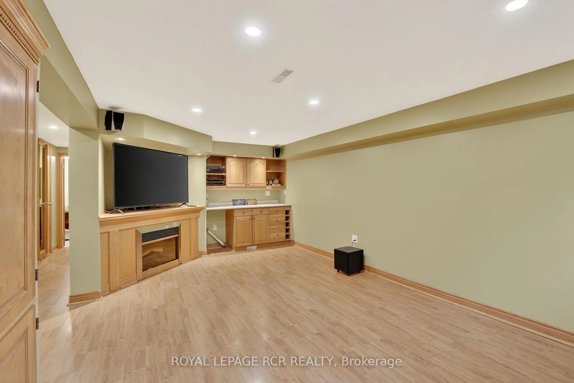 Photo 28 of 53 Carlton Drive, Orangeville — HOMEH