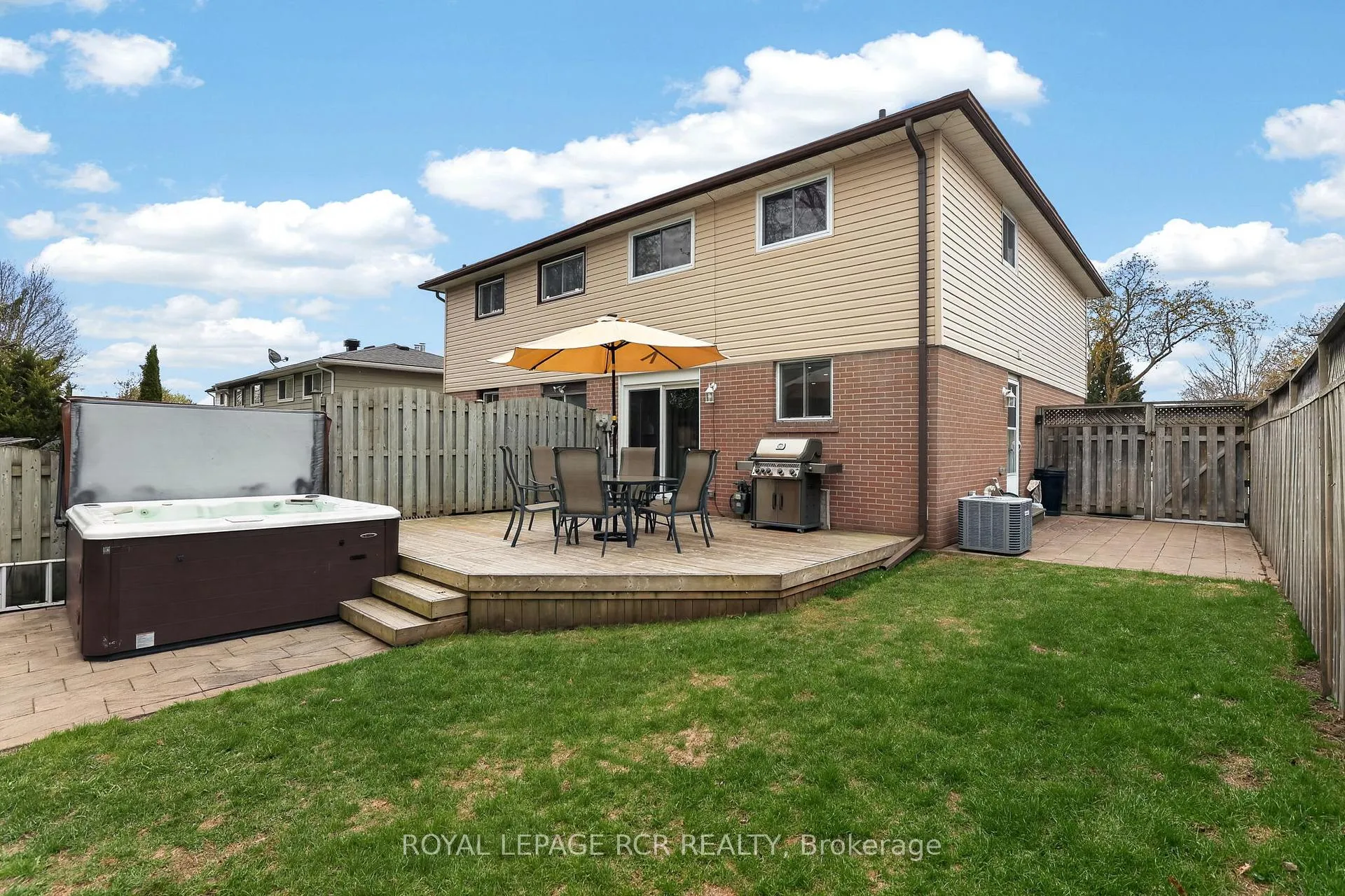 Photo 32 of 53 Carlton Drive, Orangeville — HOMEH