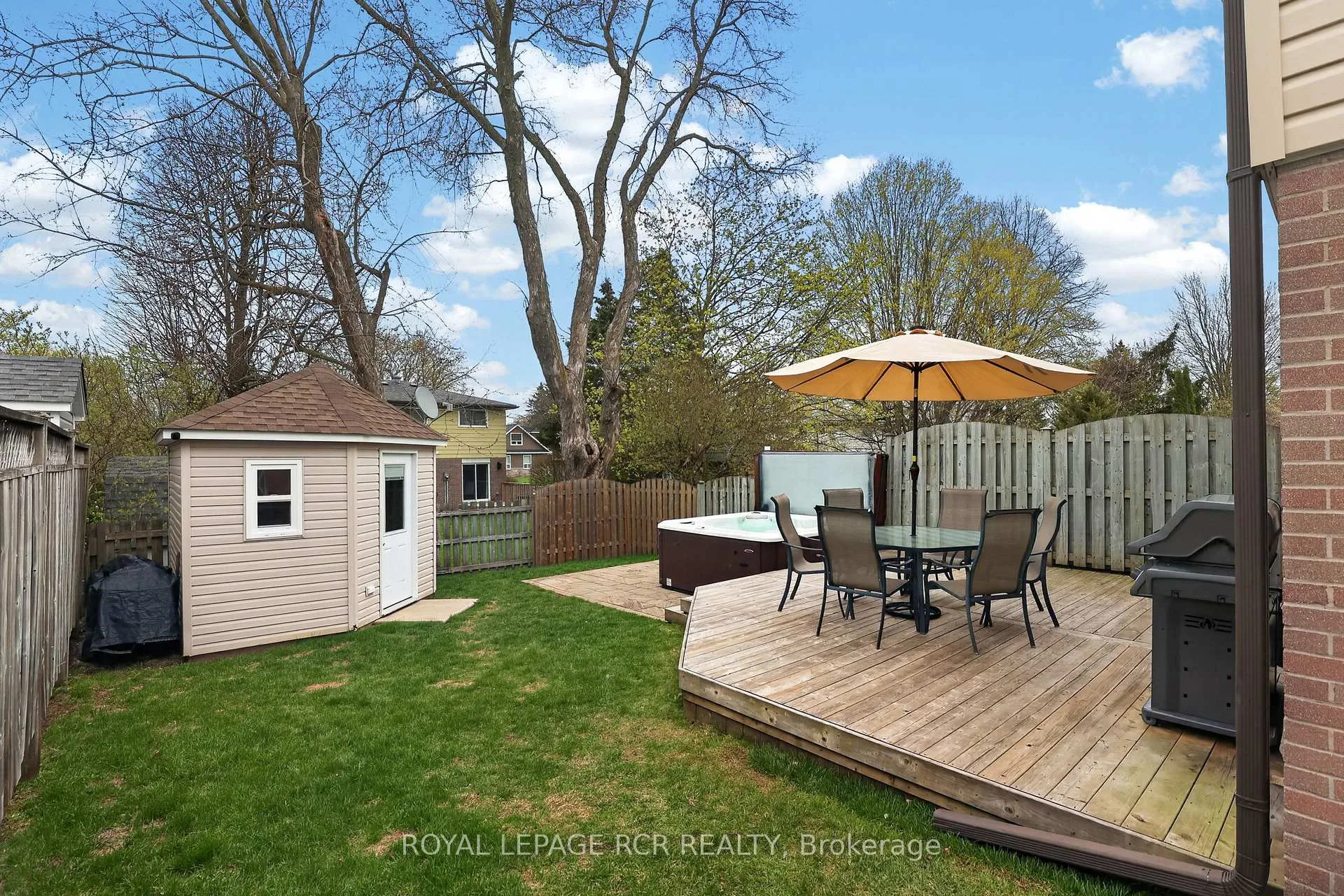 Photo 33 of 53 Carlton Drive, Orangeville — HOMEH